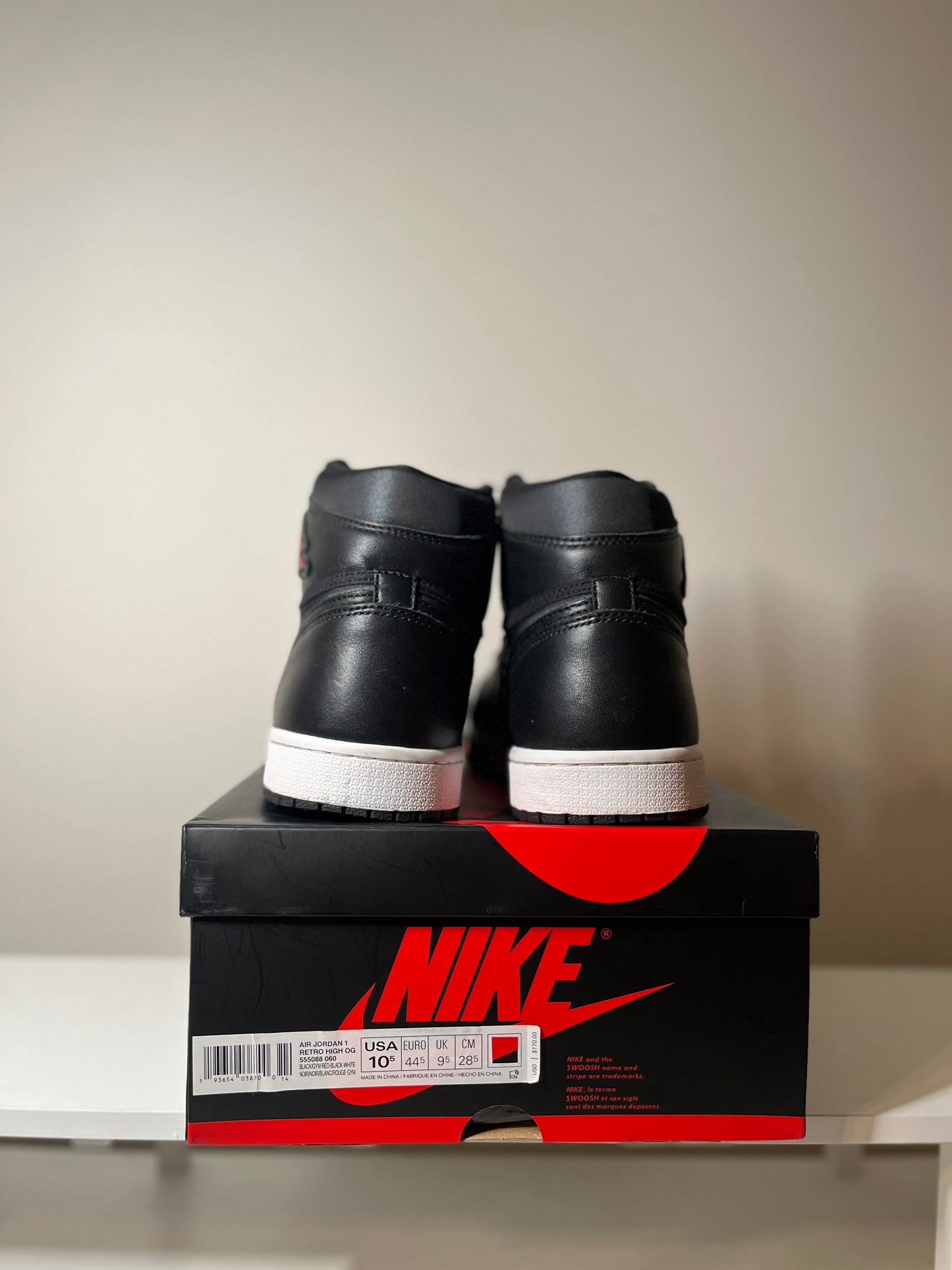 Jordan 1 Retro High OG Black Satin Gym Red *pre-owned* (SIZE 10.5)