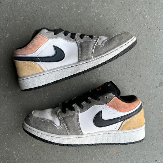 Jordan 1 Low SE Flight Club (GS) *pre-owned* (SIZE 5.5Y)