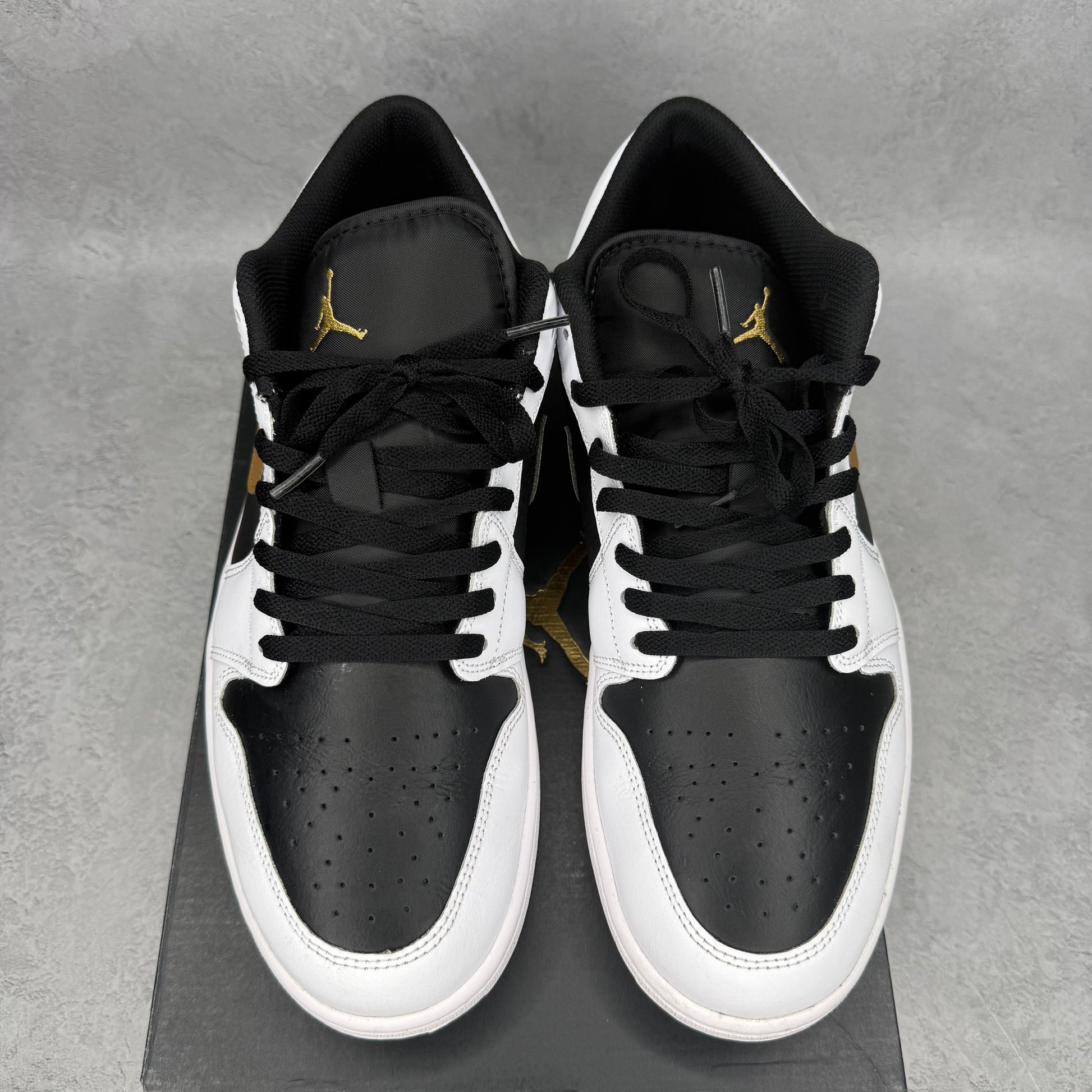 Jordan 1 Low White Black Metallic Gold Swoosh *pre-owned* SIZE 13