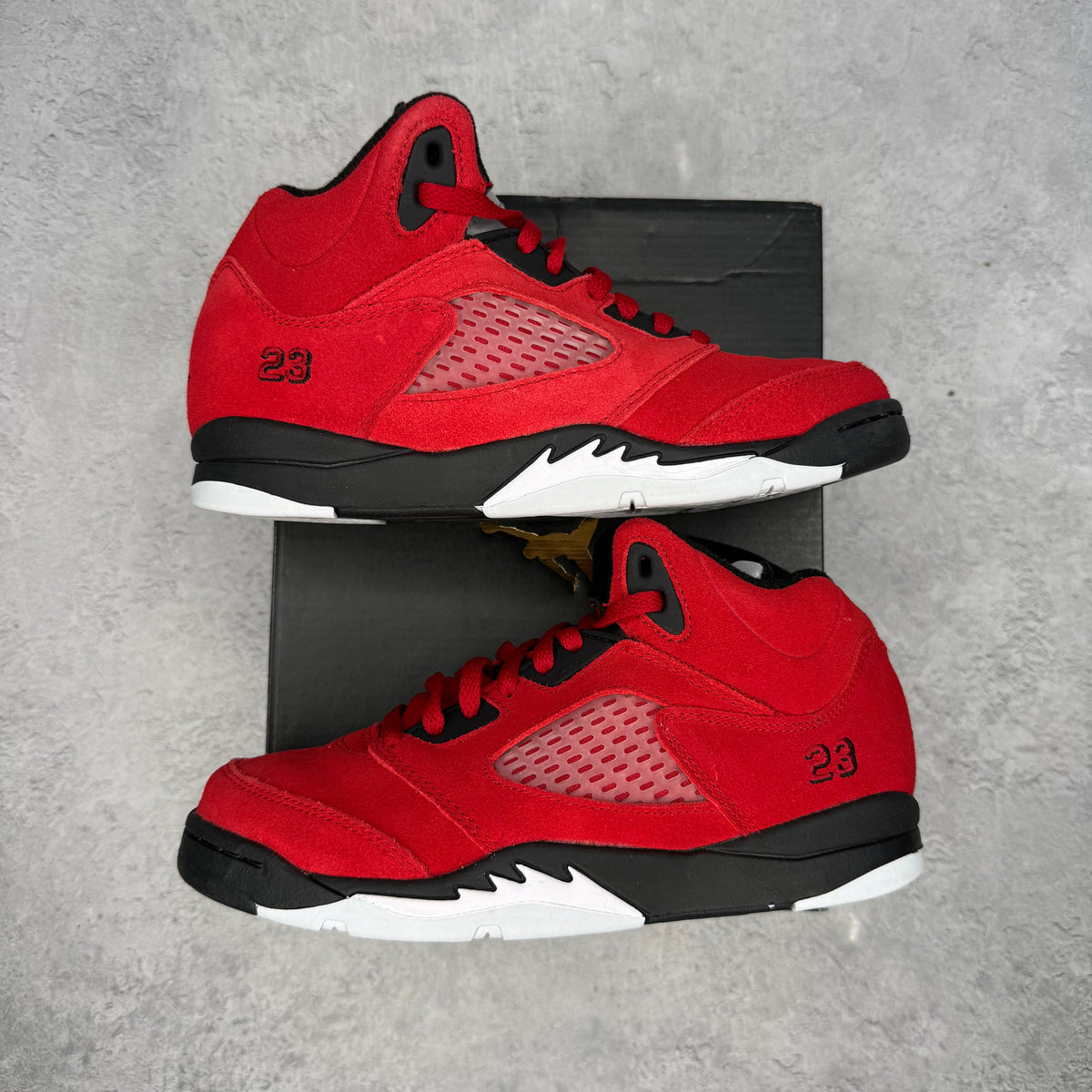Jordan 5 Retro Raging Bull Red (2021) (PS) *pre-owned* SIZE 2.5Y