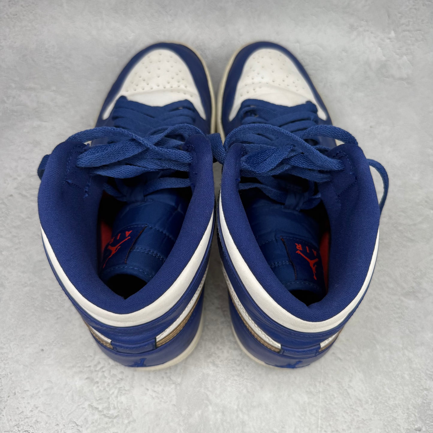 Jordan 1 Retro Gold Medal *pre-owned* SIZE 10.5