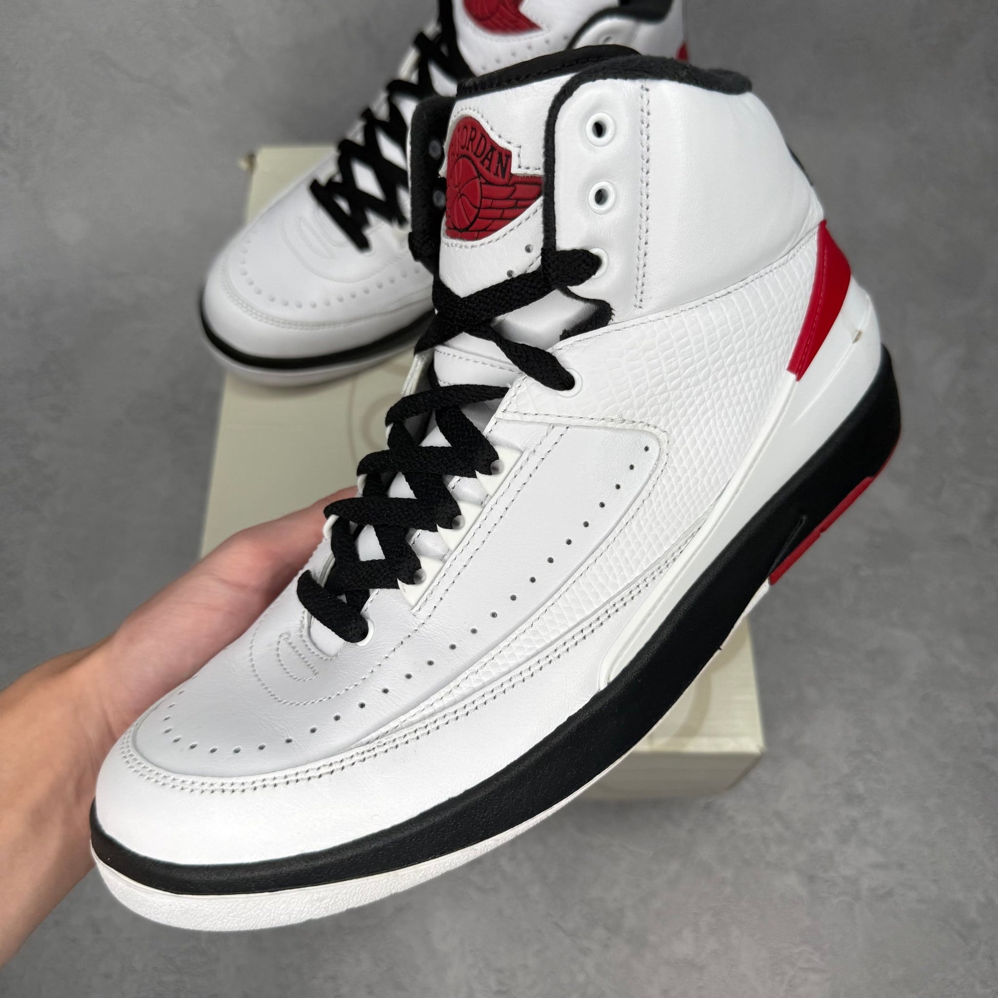 Jordan 2 Retro OG Chicago (2022) *pre - owned* SIZE 9.5 - Kicks Collective PA - Jordan - DX2454 - 106 - Men's Shoes - 9.5M/11W - Pre - Owned