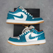 Jordan 1 Low SE Barcelona Cyber Teal *pre-owned* SIZE 9.5