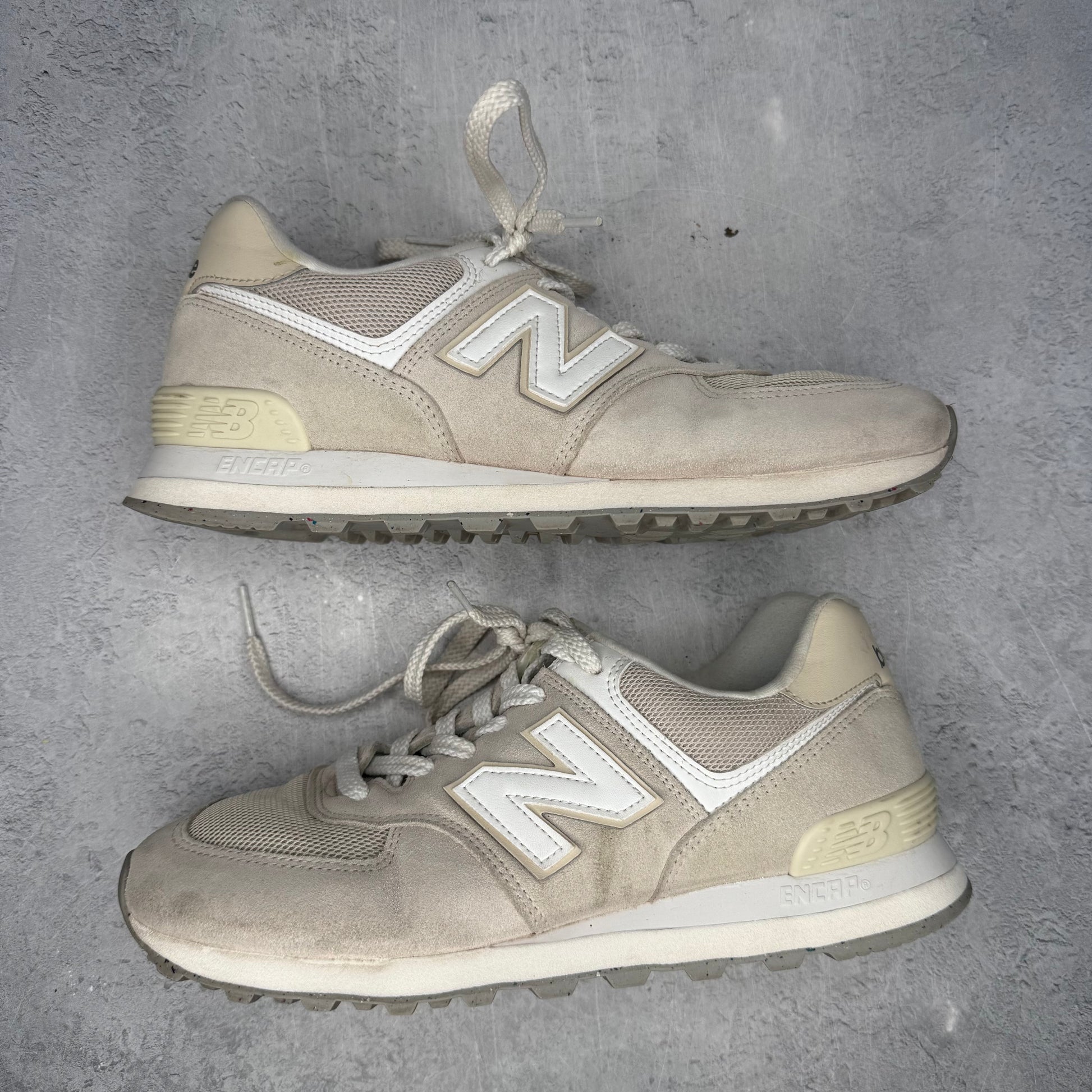 New Balance 574 Beige Fog *pre-owned* SIZE 8.5