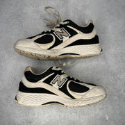 New Balance 2002R Black Beige Tan *pre-owned* SIZE 7.5