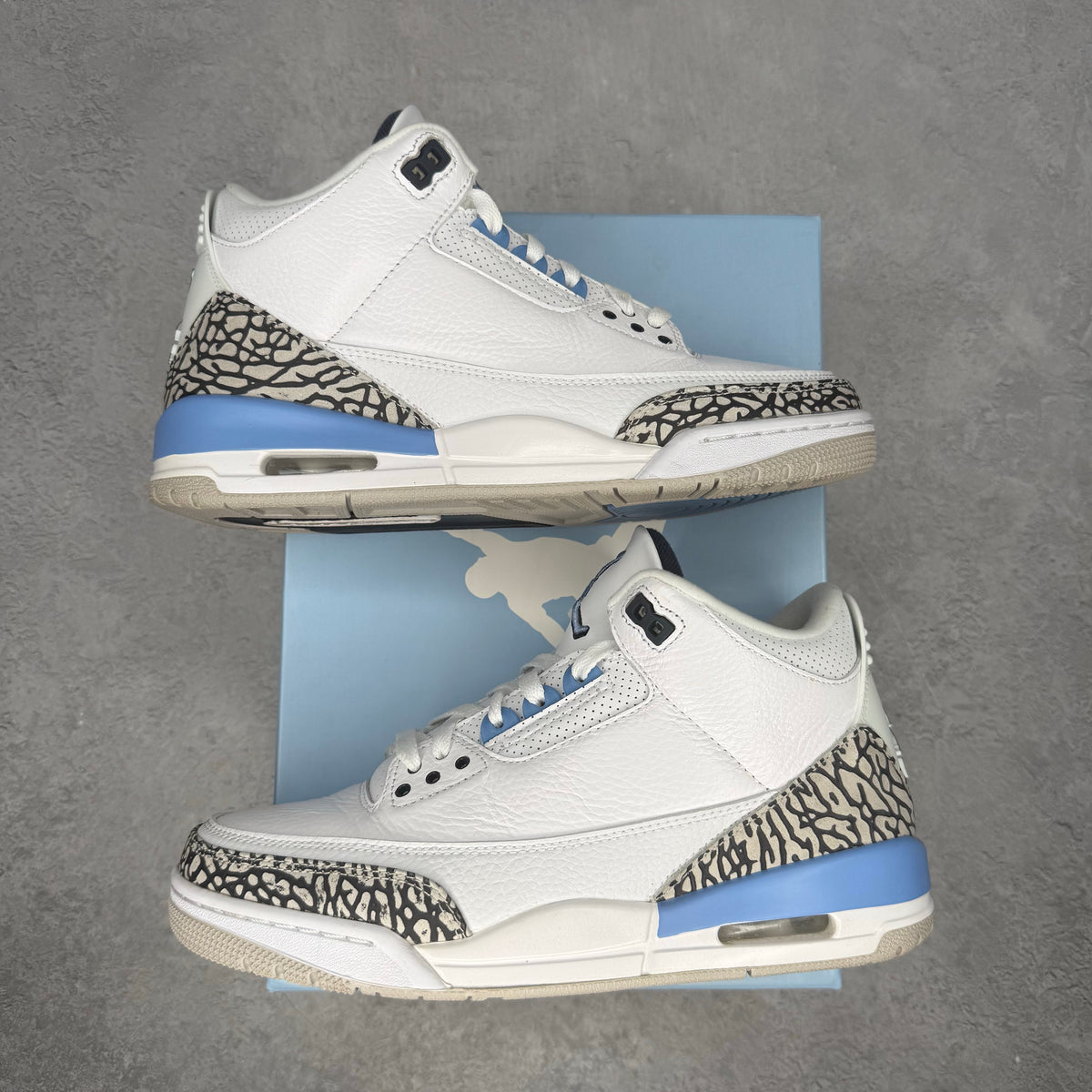 Jordan 3 Retro UNC (2020) *pre-owned* SIZE 9