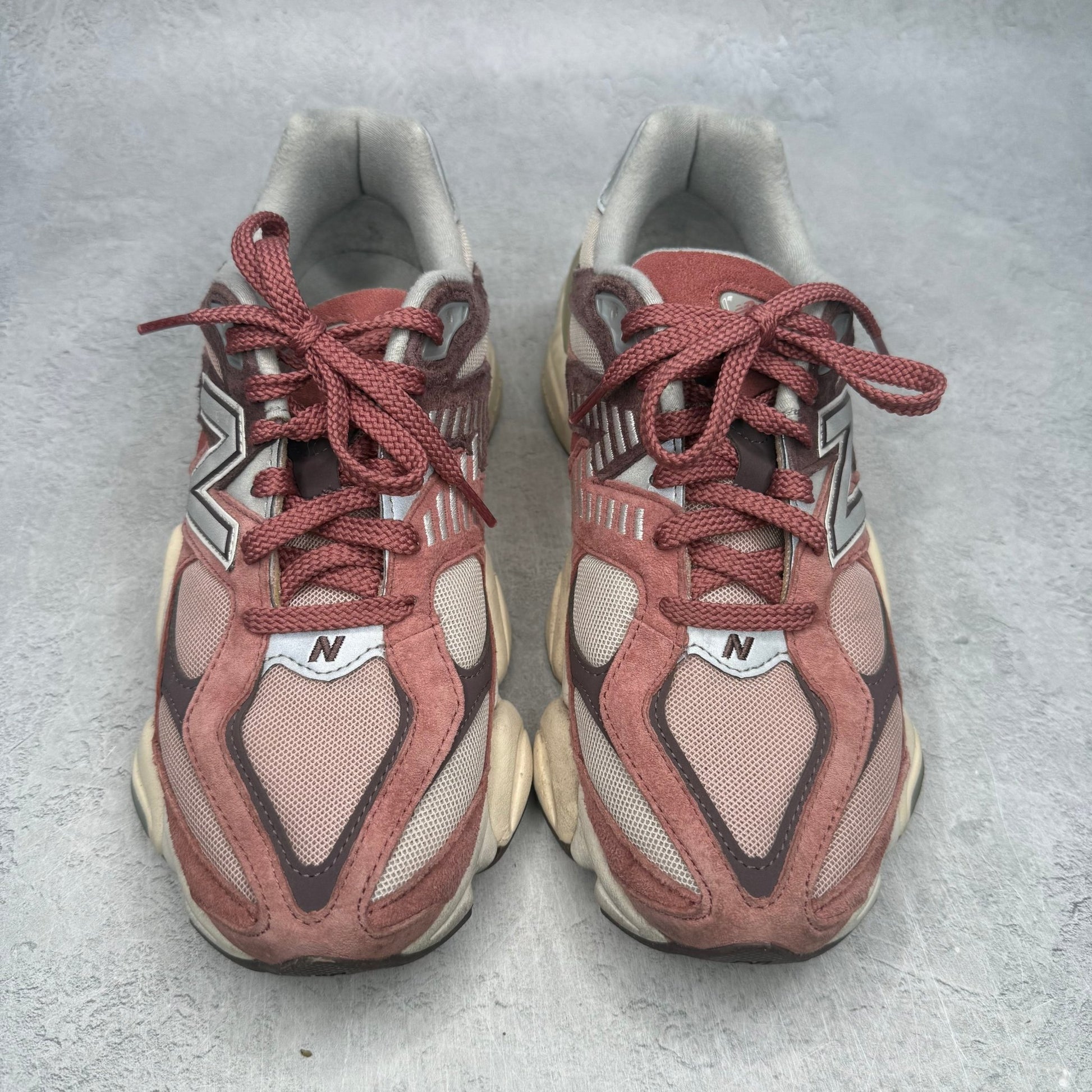 New Balance 9060 Cherry Blossom *pre-owned* SIZE 9.5