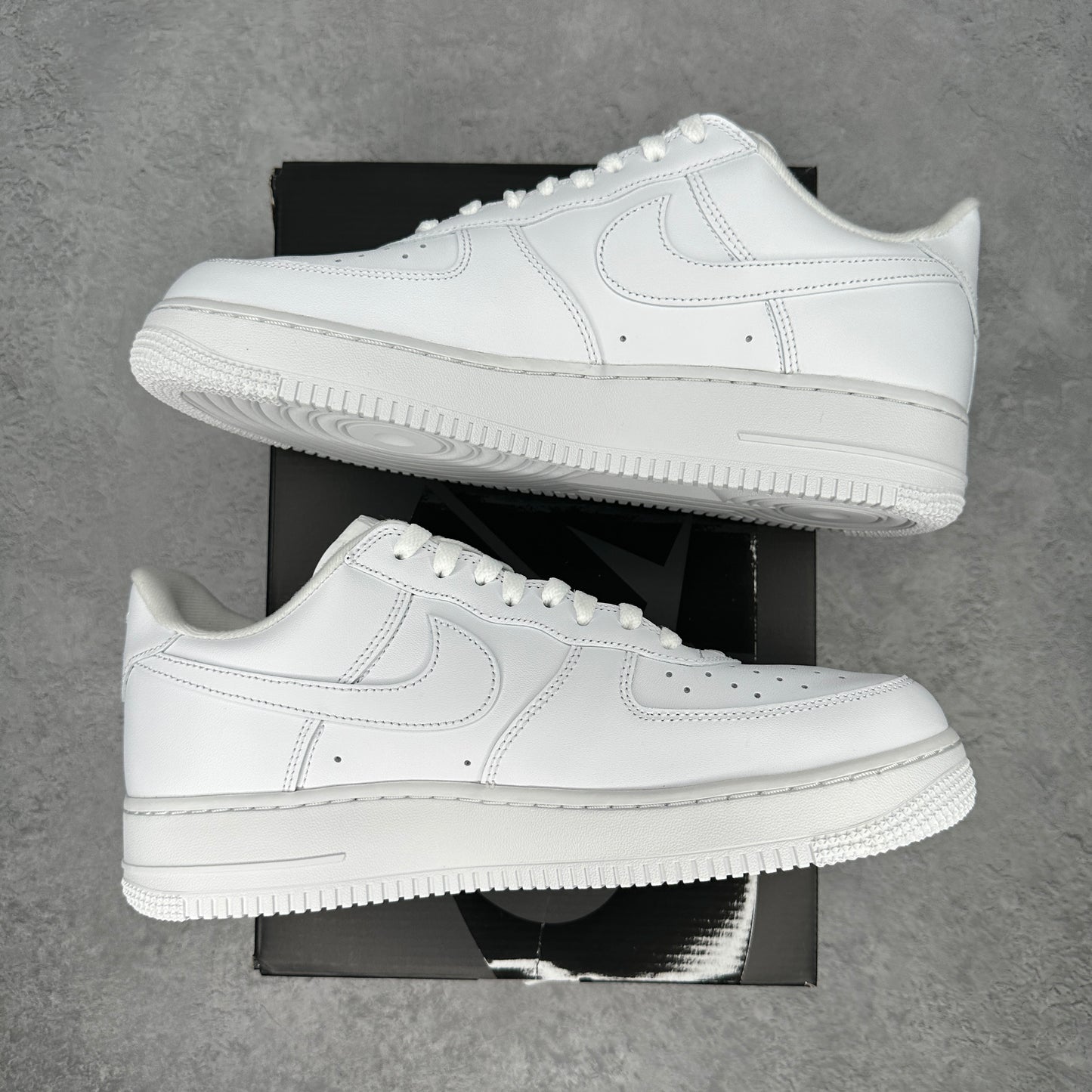 Nike Air Force 1 Low Supreme White