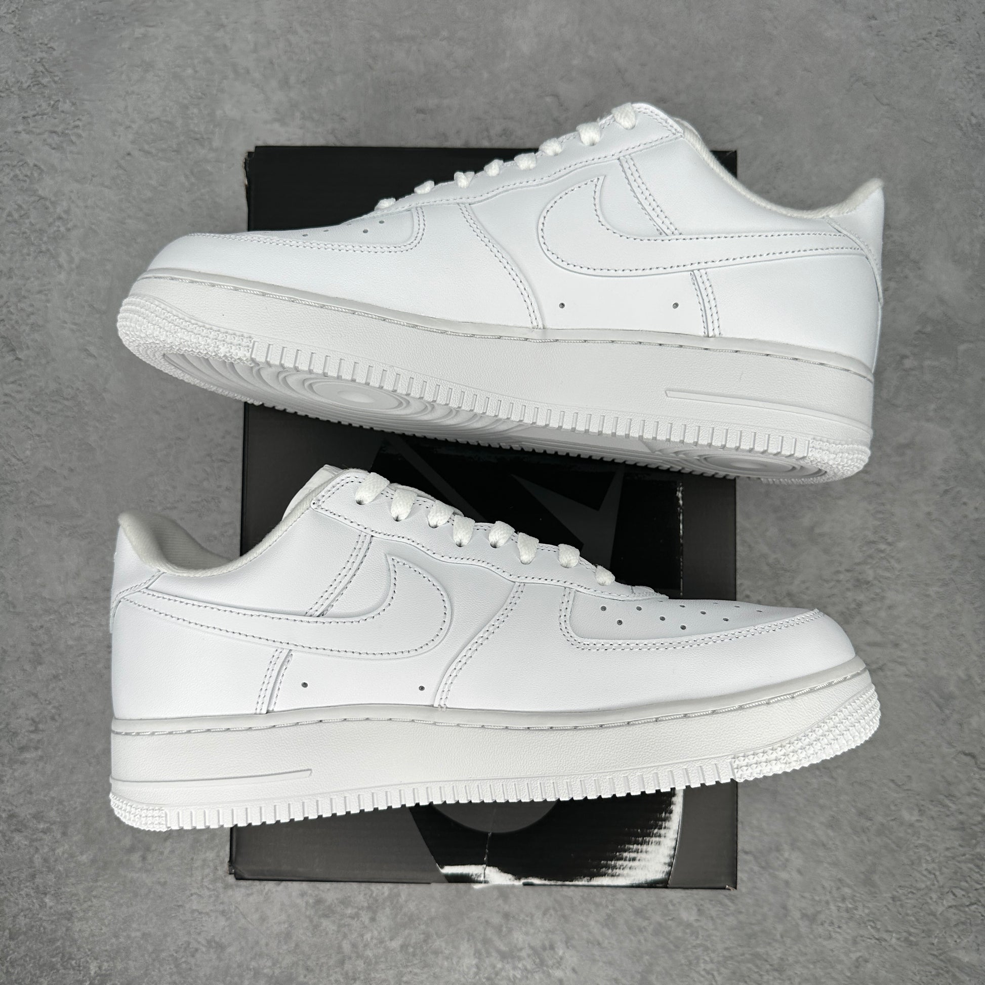 Nike Air Force 1 Low Supreme White