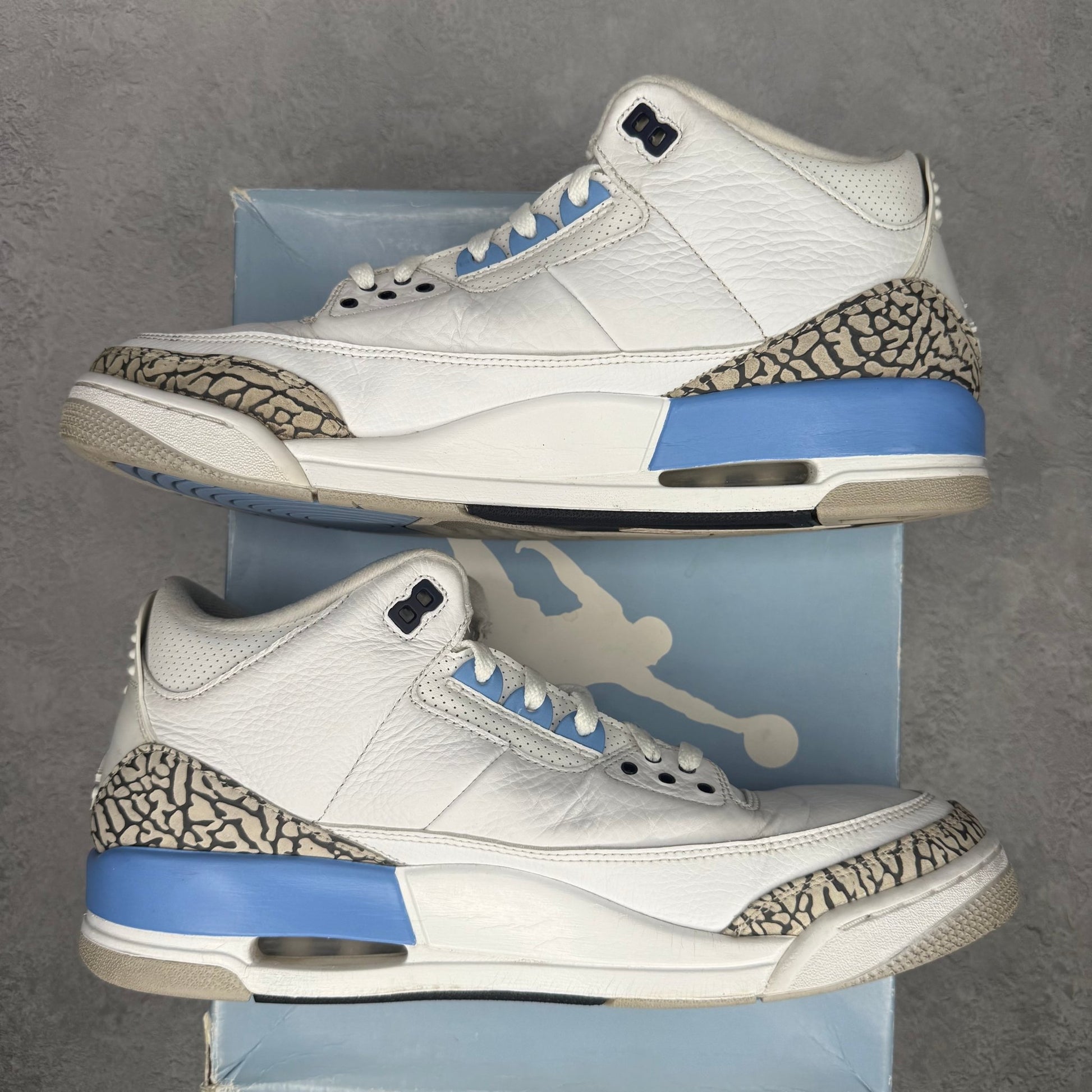 Jordan 3 Retro UNC (2020) *pre - owned* SIZE 13 - Kicks Collective PA - Jordan - CT8532 - 104 - Men's Shoes - 13M/14.5W - Pre - Owned