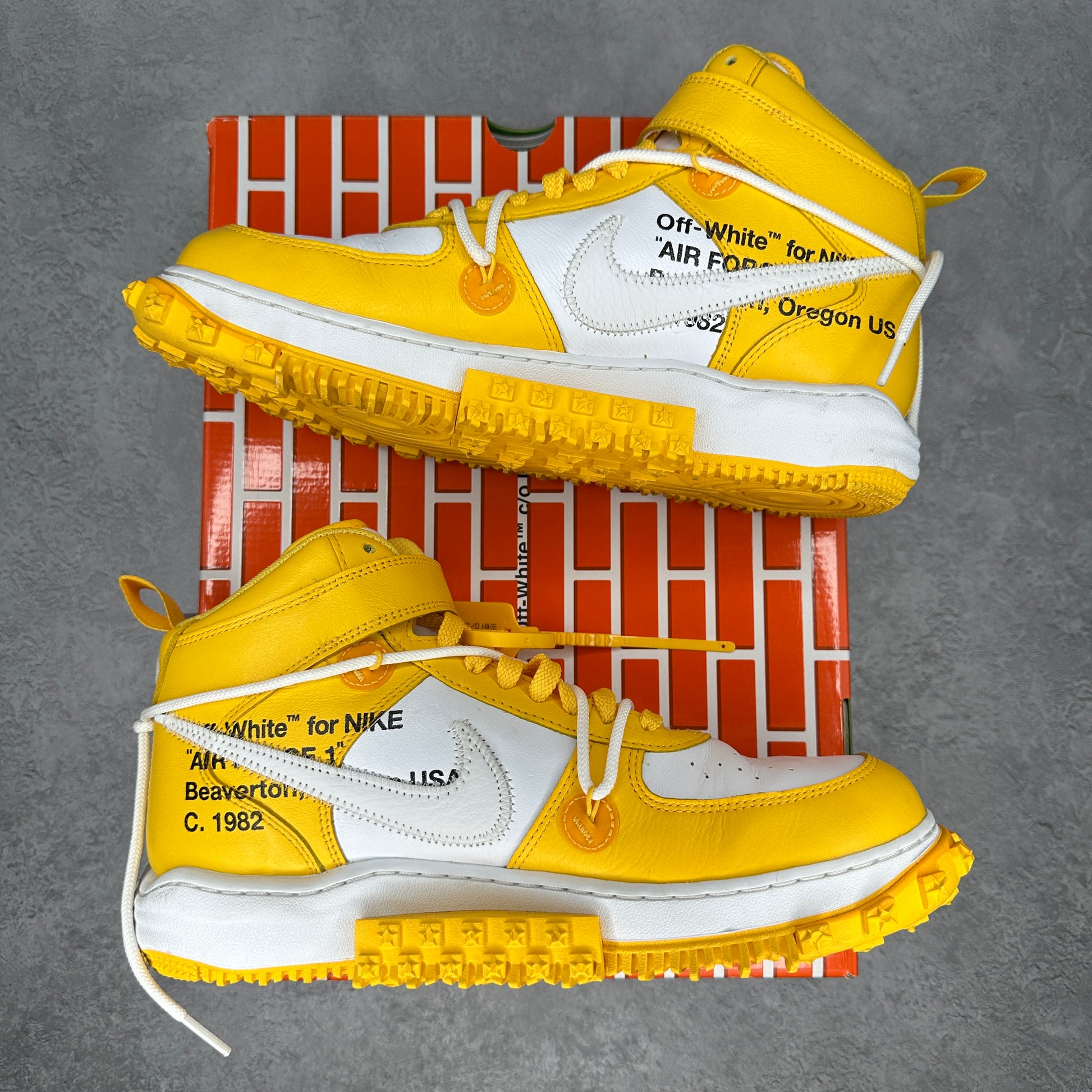 Nike Air Force 1 Mid SP Off-White Varsity Maize *pre-owned* SIZE 11