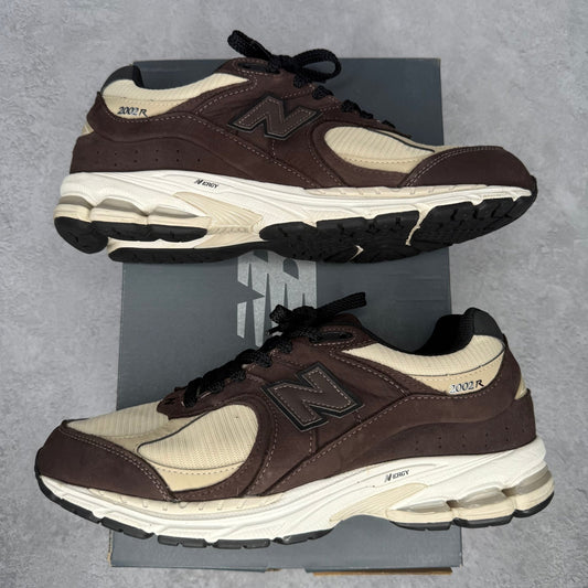 New Balance 2002R Gore - Tex Black Coffee *pre - owned* SIZE 11 - Kicks Collective PA - New Balance - M2002RXQ - Men's Shoes - 11M/12.5W - Pre - Owned