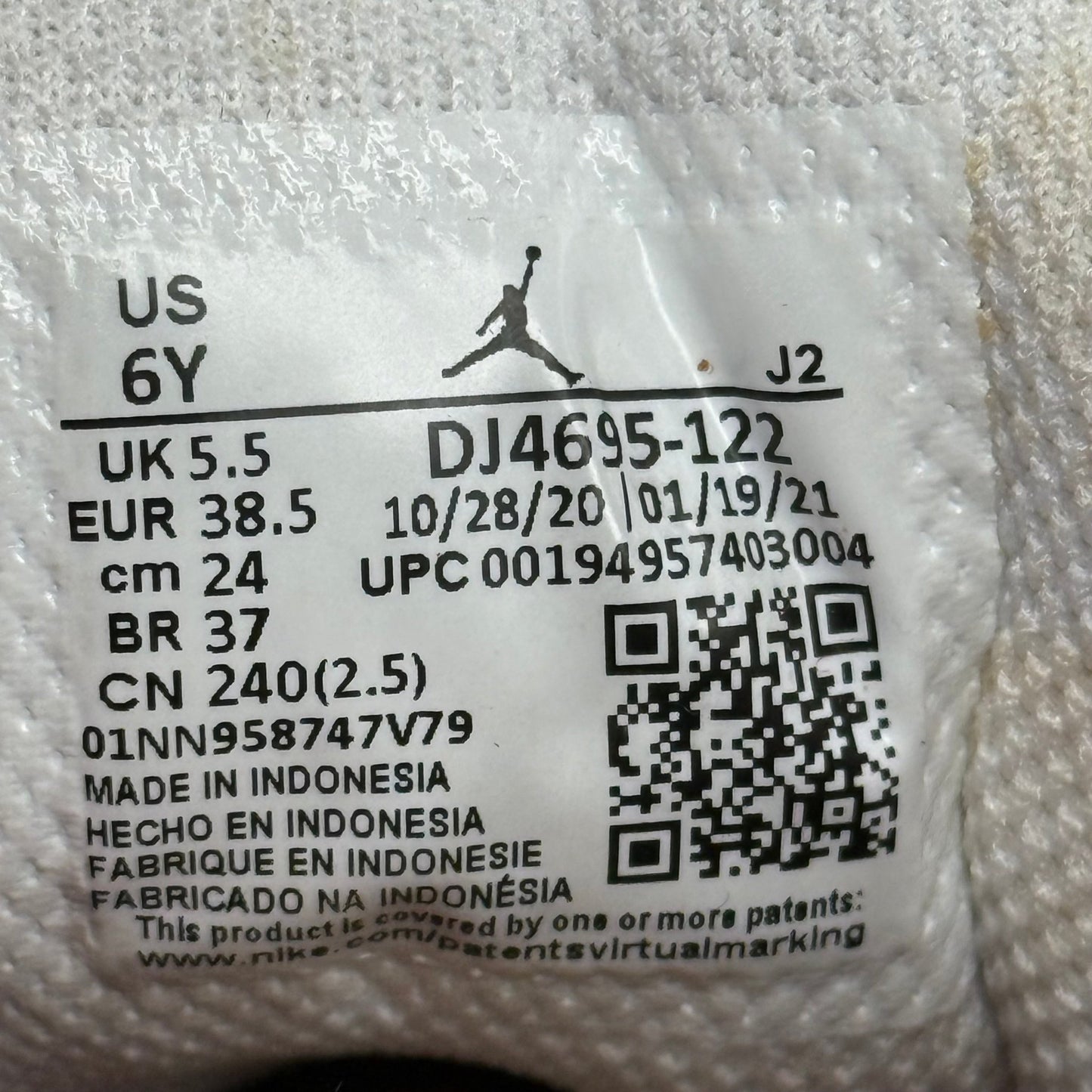 Jordan 1 Mid Gym Red Black White (GS) *pre - owned* SIZE 6Y - Kicks Collective PA - Jordan - DJ4695-122 - Kid's Shoes - 6Y - Pre - Owned