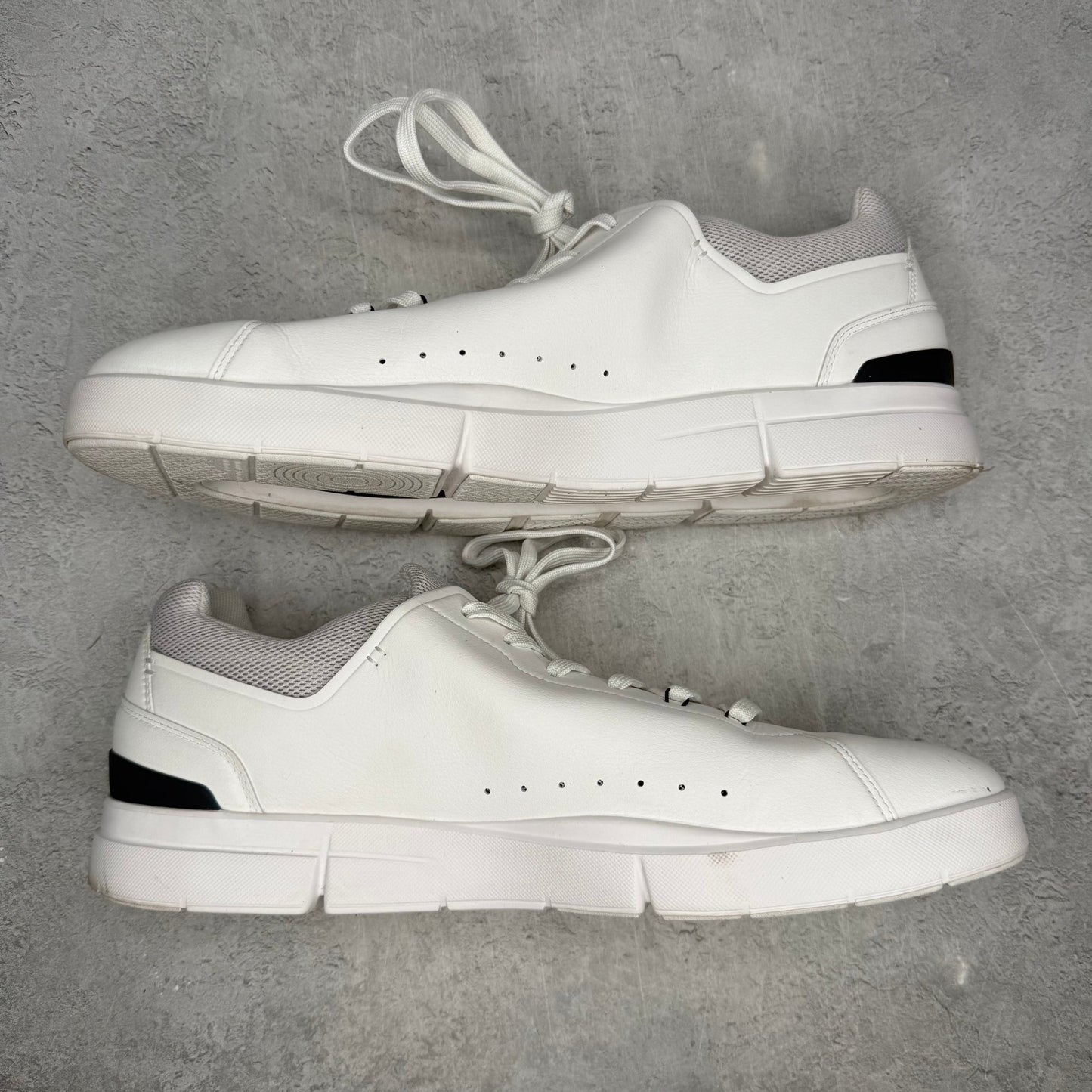 OnCloud On Running The Roger *pre - owned* SIZE 14 - Kicks Collective PA - On - 48-98974 - Men's Shoes - 14M/15.5W - Pre - Owned