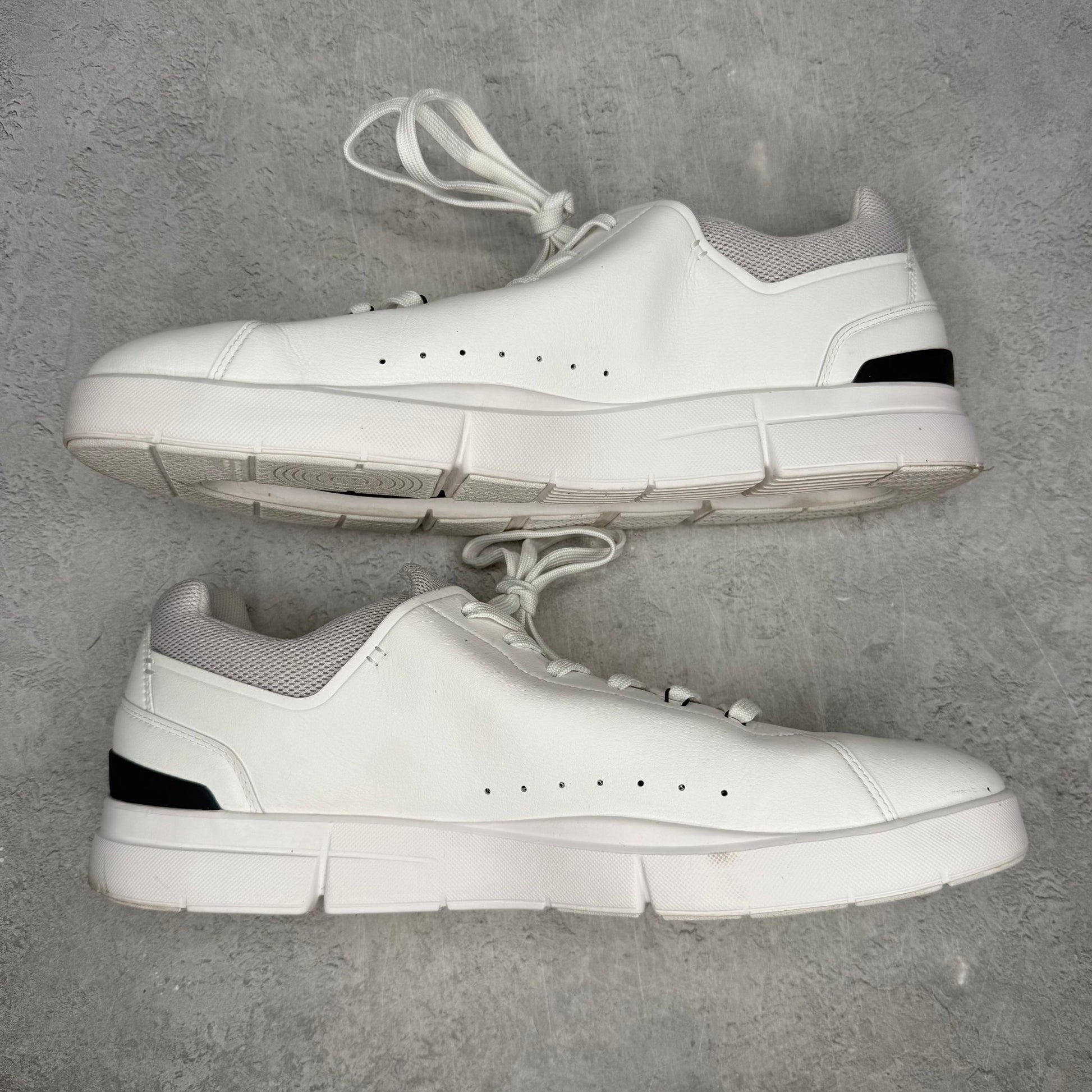 OnCloud On Running The Roger *pre - owned* SIZE 14 - Kicks Collective PA - On - 48-98974 - Men's Shoes - 14M/15.5W - Pre - Owned