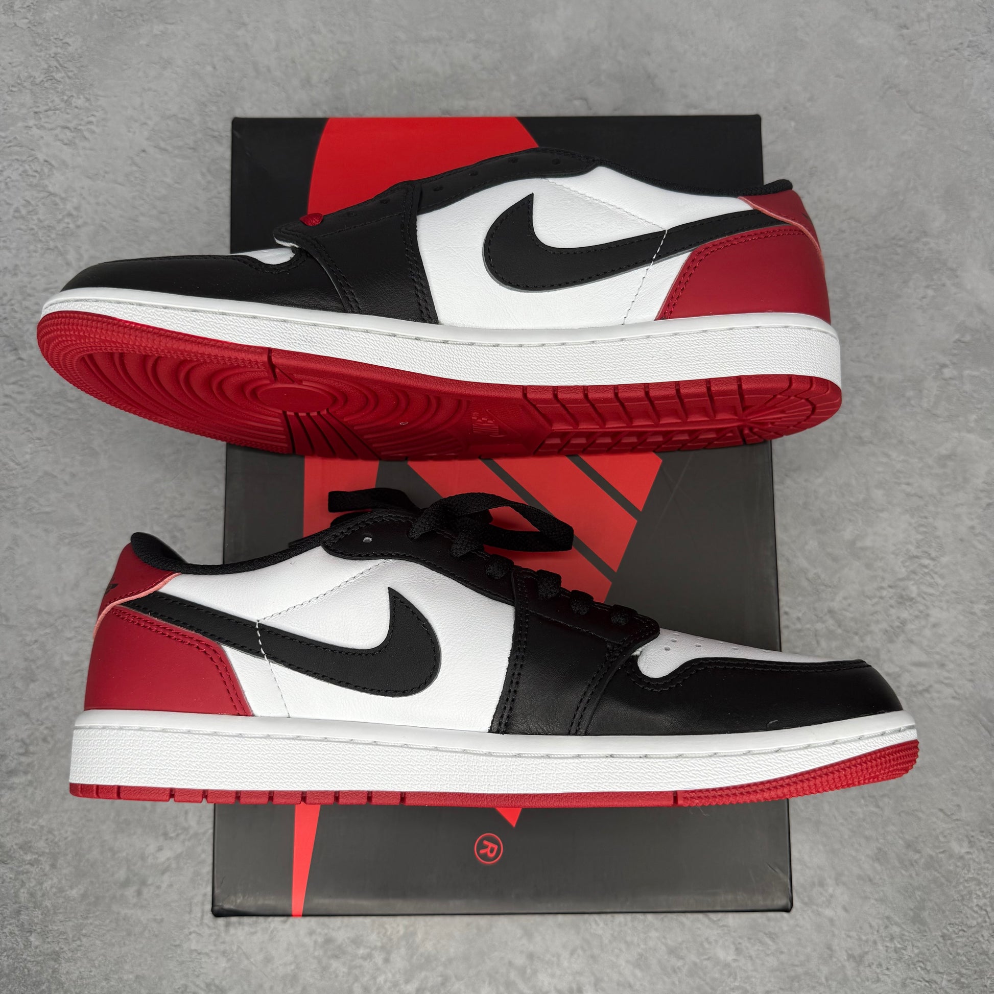 Jordan 1 Retro Low OG Black Toe (2023)