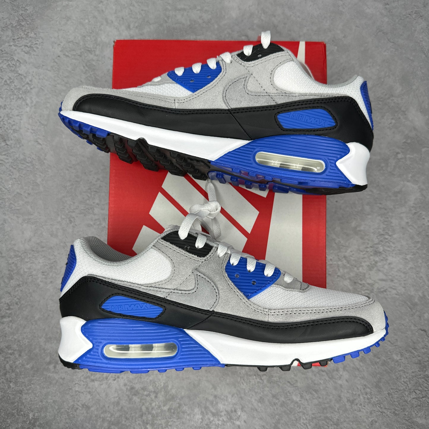 Nike Air Max 90 Hyper Royal VNDS *pre-owned* SIZE 9.5