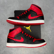 Jordan 1 Mid Alternate Bred (2022) pre-owned size 9.5