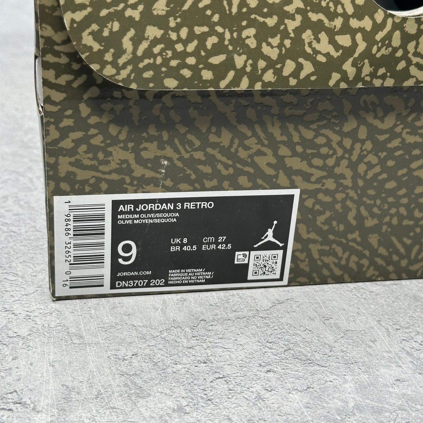 Jordan 3 Retro Family Affair *pre - owned* SIZE 9 - Kicks Collective PA - Jordan - DN3707-202 - Men's Shoes - 9M/10.5W - Pre - Owned