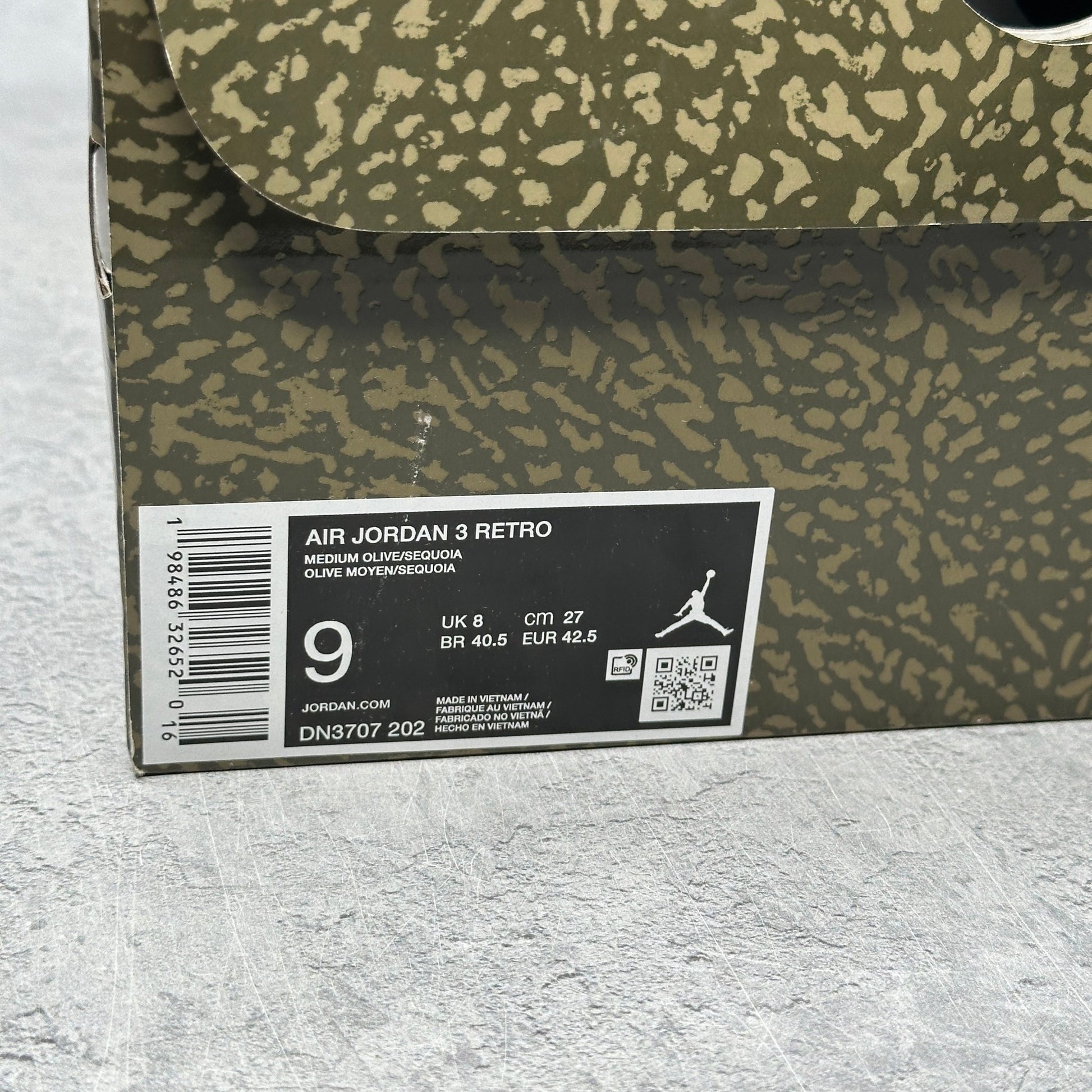 Jordan 3 Retro Family Affair *pre - owned* SIZE 9 - Kicks Collective PA - Jordan - DN3707-202 - Men's Shoes - 9M/10.5W - Pre - Owned