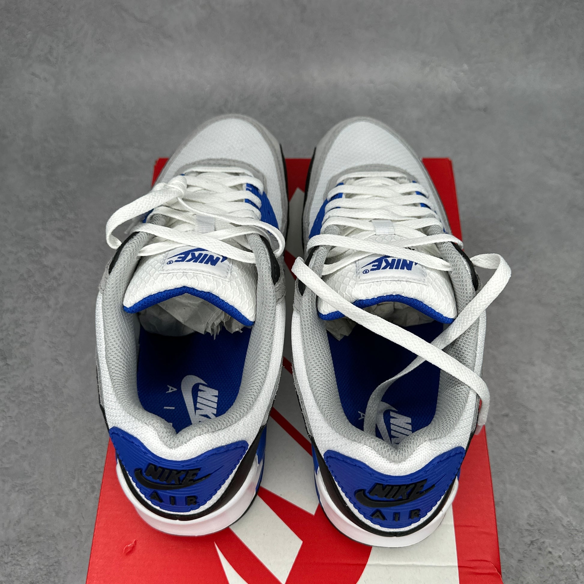 Nike Air Max 90 Hyper Royal VNDS *pre-owned* SIZE 9.5