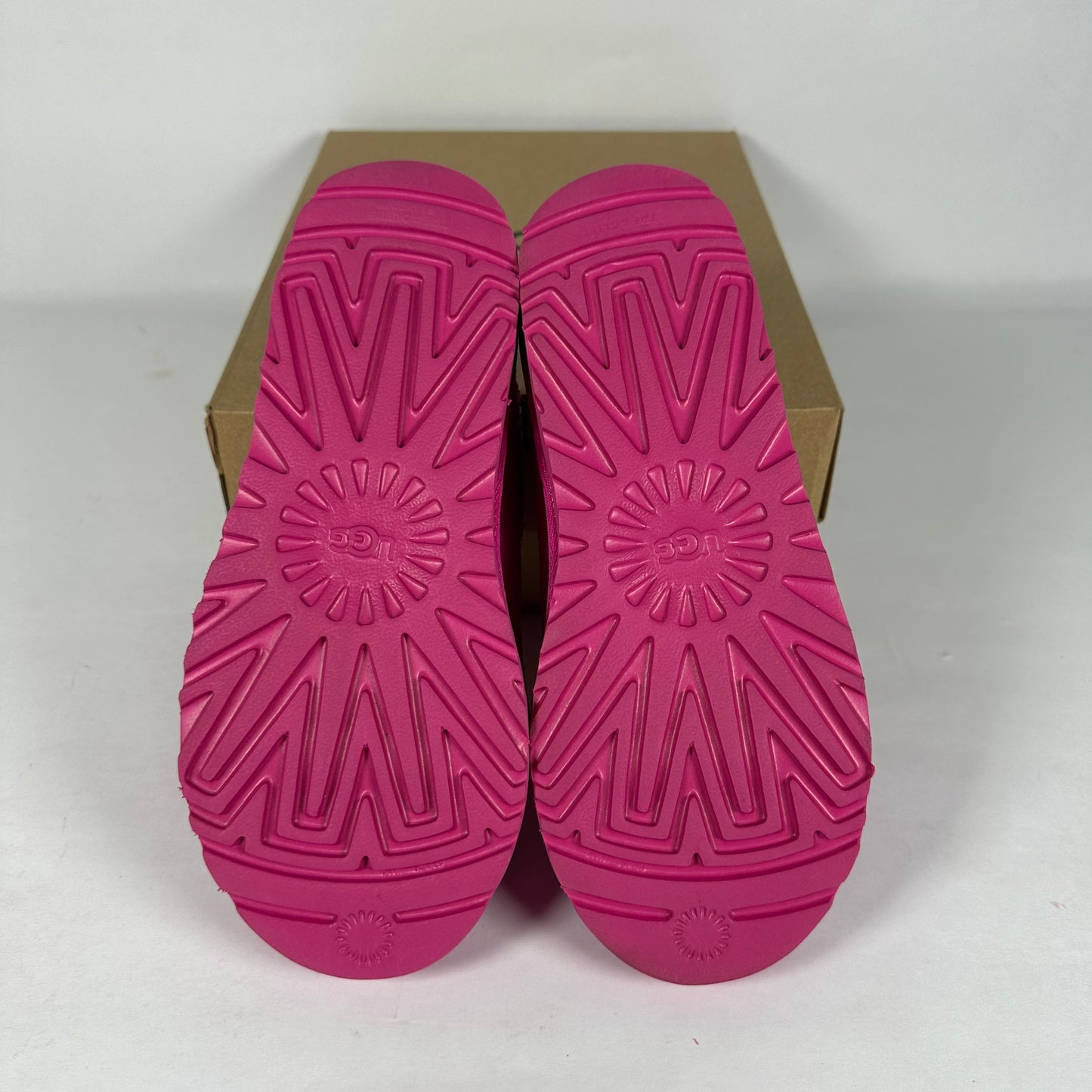 UGG Tasman Slipper Pink Glow *pre-owned* (SIZE 6W)