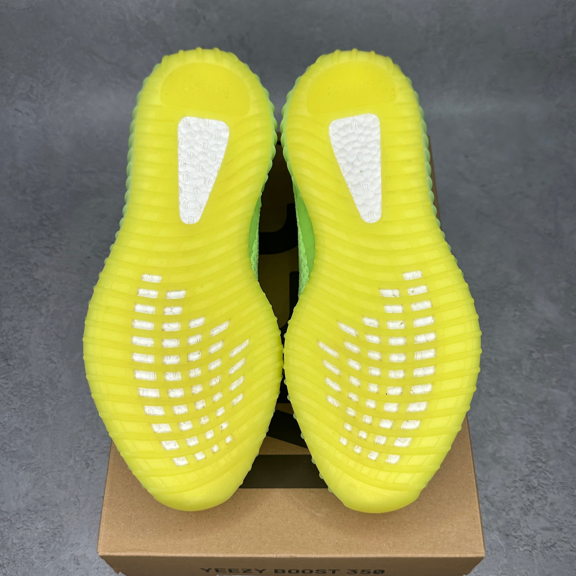 adidas Yeezy Boost 350 V2 Glow VNDS *pre-owned* SIZE 12