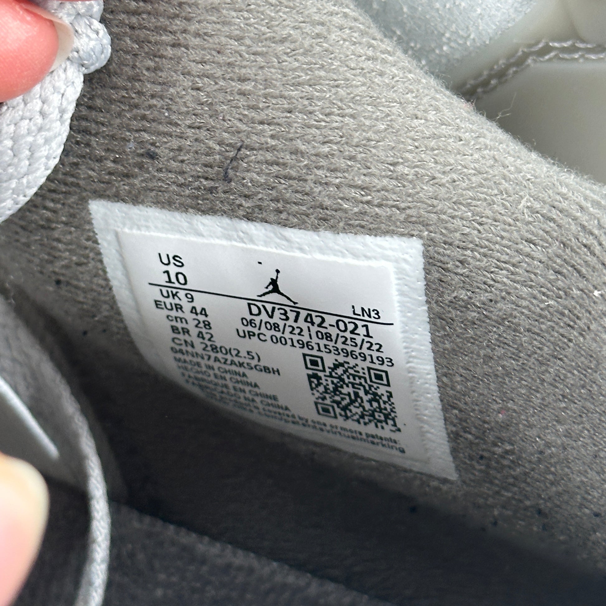 Jordan 4 Retro SE Craft Photon Dust *pre-owned* SIZE 10