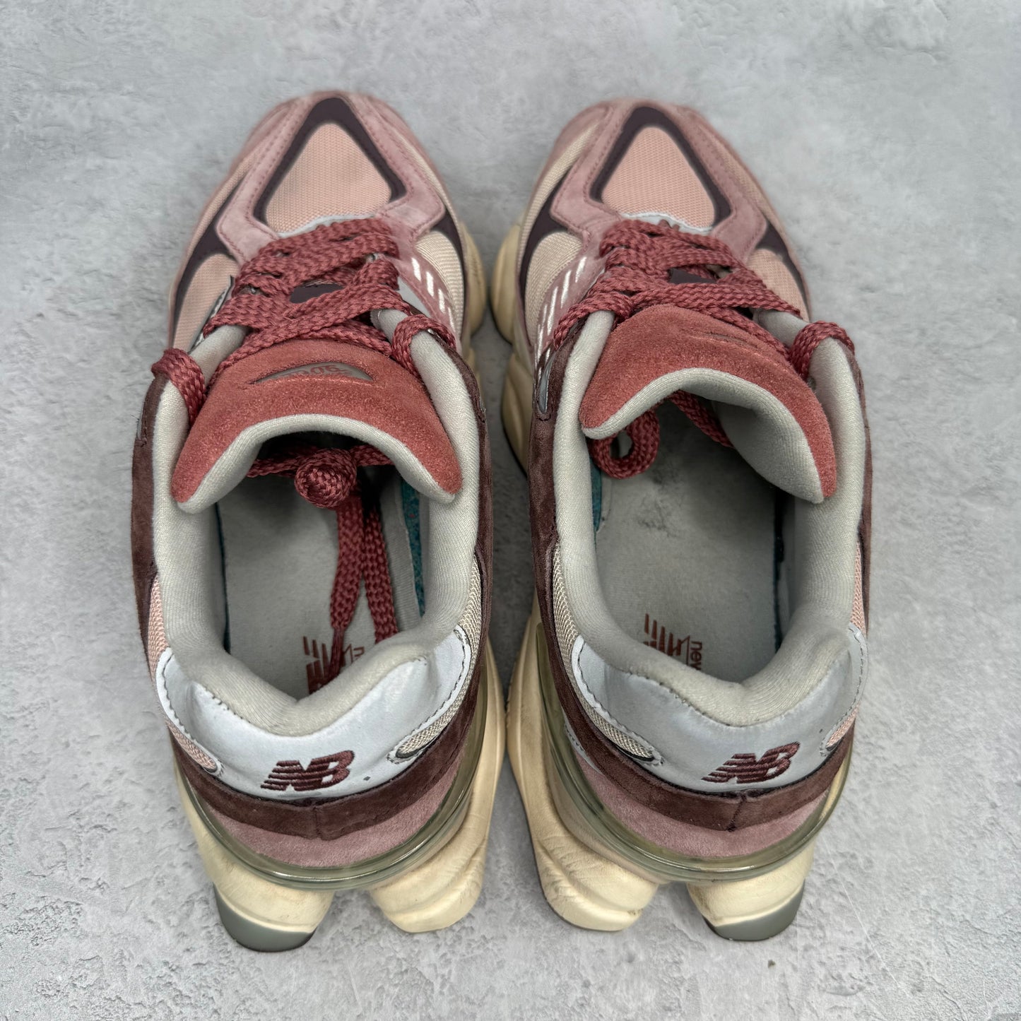 New Balance 9060 Cherry Blossom *pre-owned* SIZE 8
