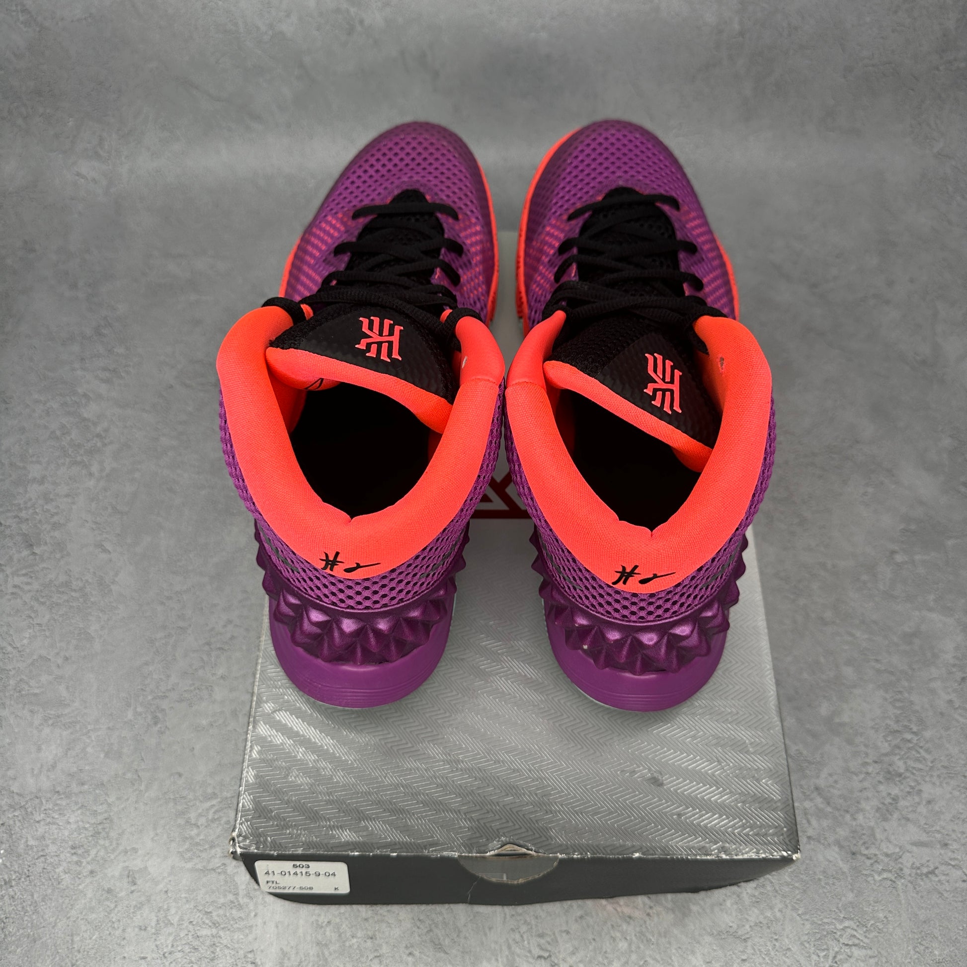 Nike Kyrie 1 Easter *pre-owned* SIZE 11.5