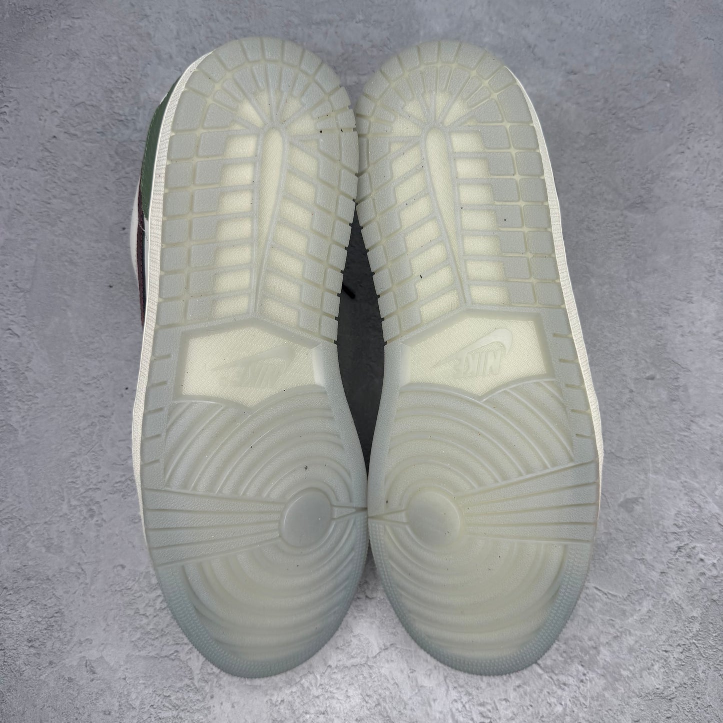 Jordan 1 Retro Low OG Year of the Dragon (2024)