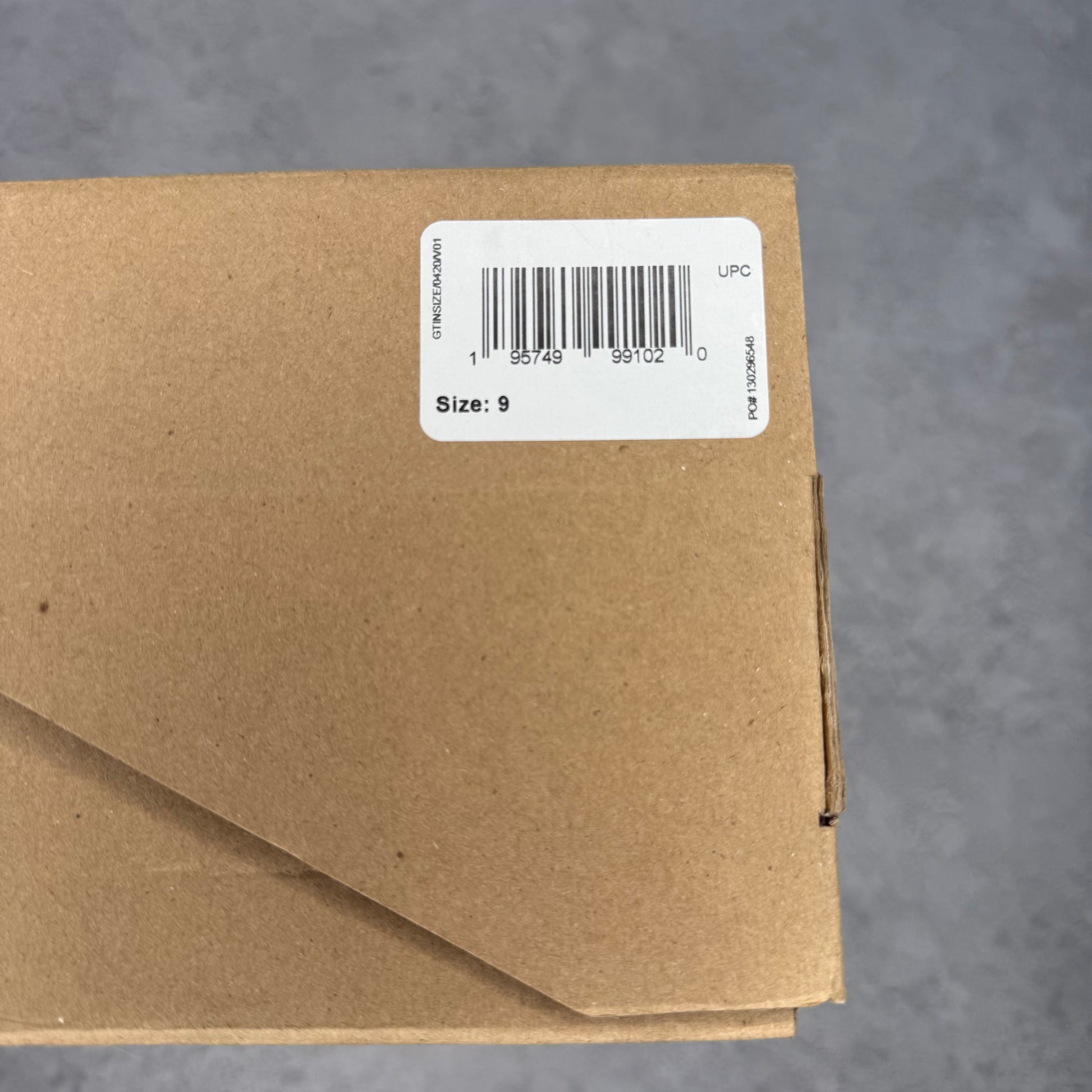 adidas Yeezy Foam RNR MX Carbon *pre-owned* SIZE 9