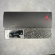 Jordan 3 Retro Green Glow (GS) *pre-owned* SIZE 5Y