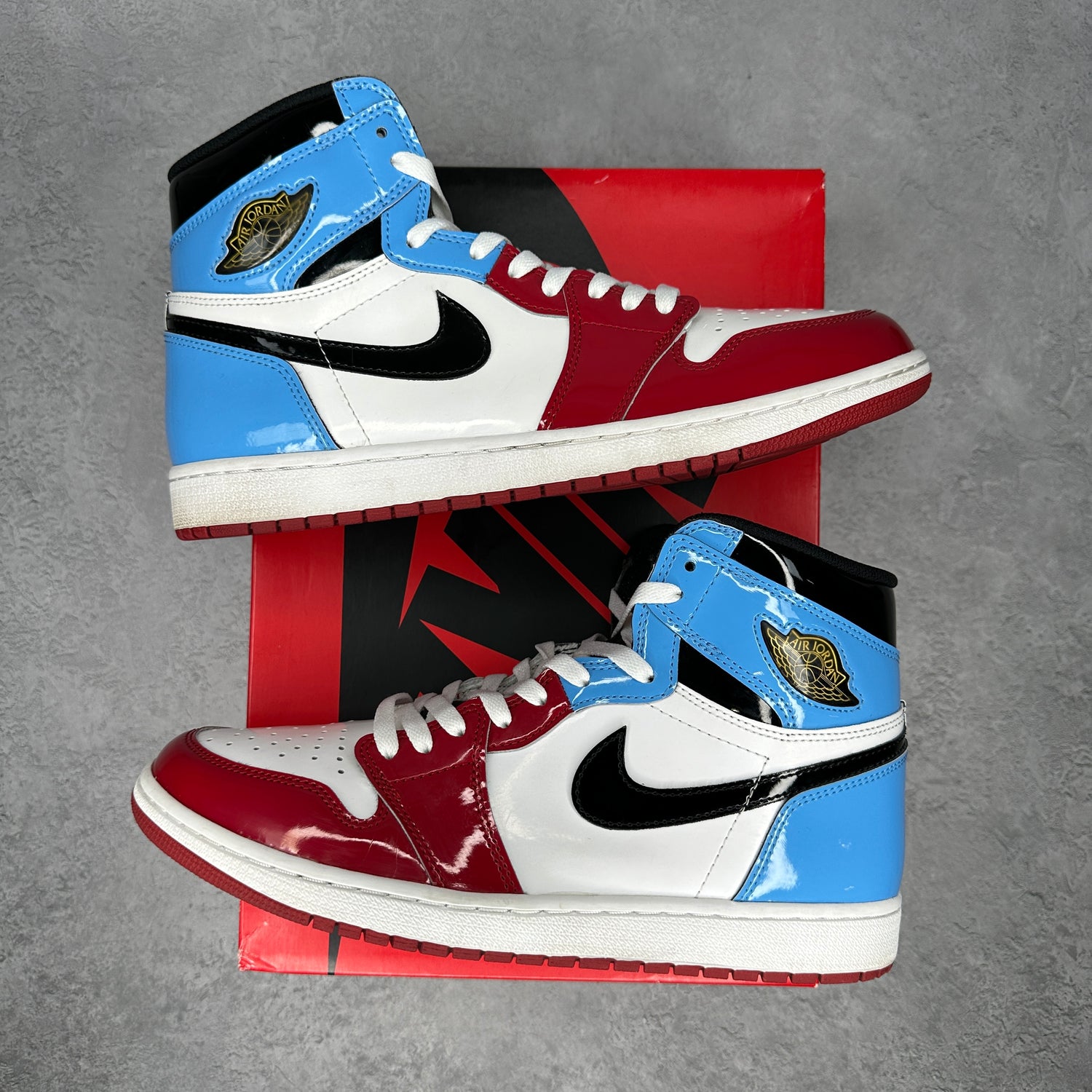 Jordan 1 Retro High Fearless UNC Chicago *pre-owned* SIZE 11.5