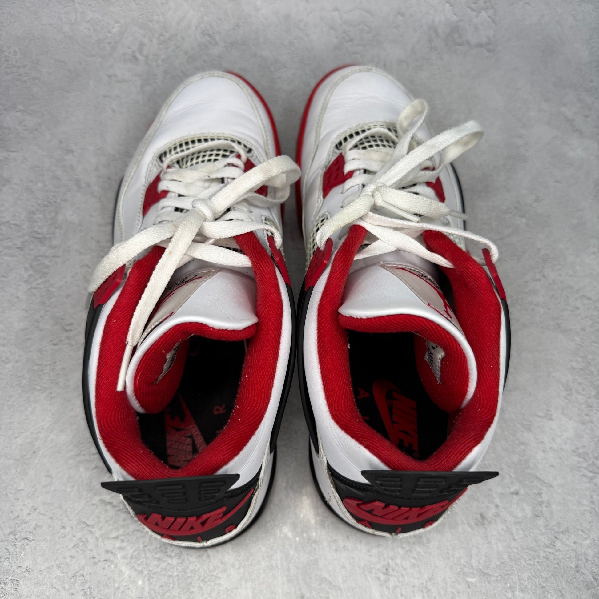 Jordan 4 Retro Fire Red (2020) *pre-owned* SIZE 11