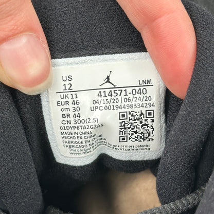 Jordan 13 Retro Black Hyper Royal *pre-owned* SIZE 12