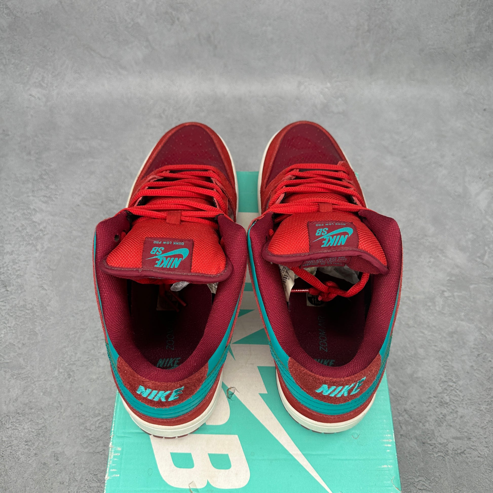 Nike SB Dunk Low Brickhouse Turbo Green *pre-owned* SIZE 11.5