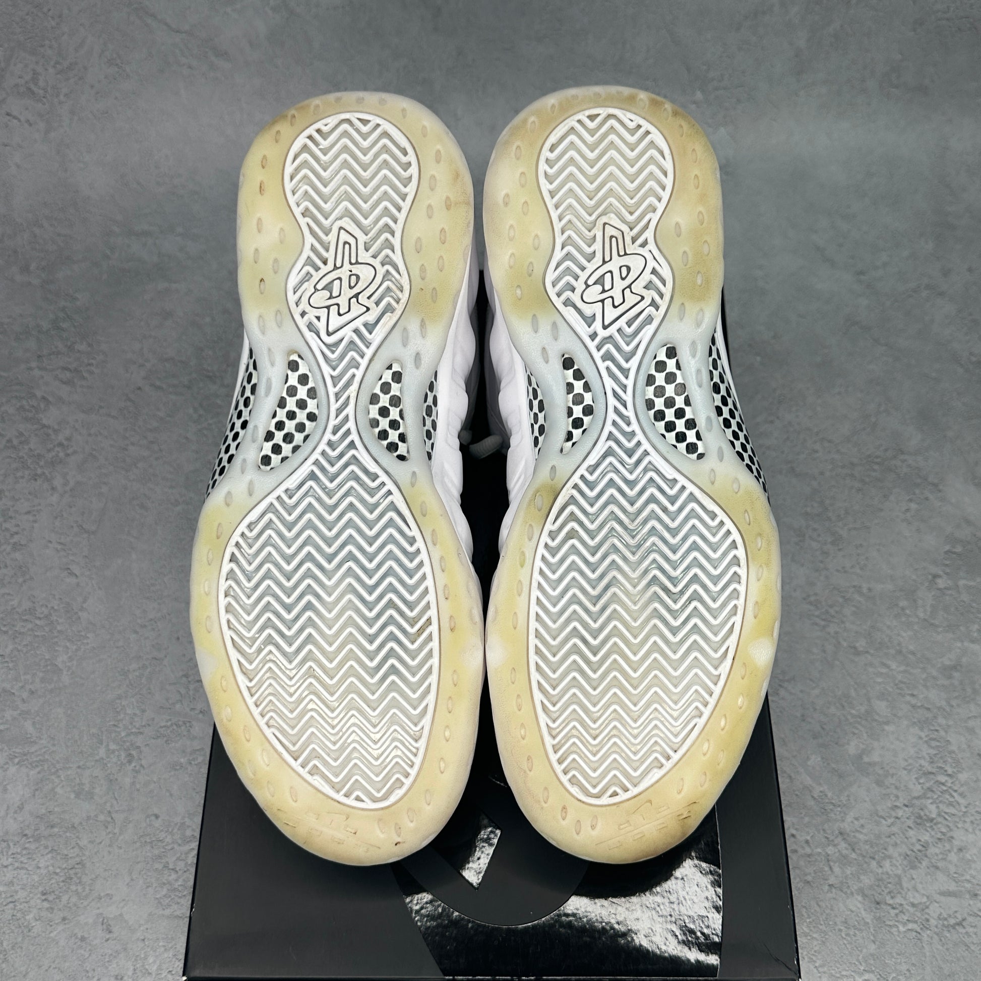 Nike Air Foamposite One Triple White *pre-owned* SIZE 10