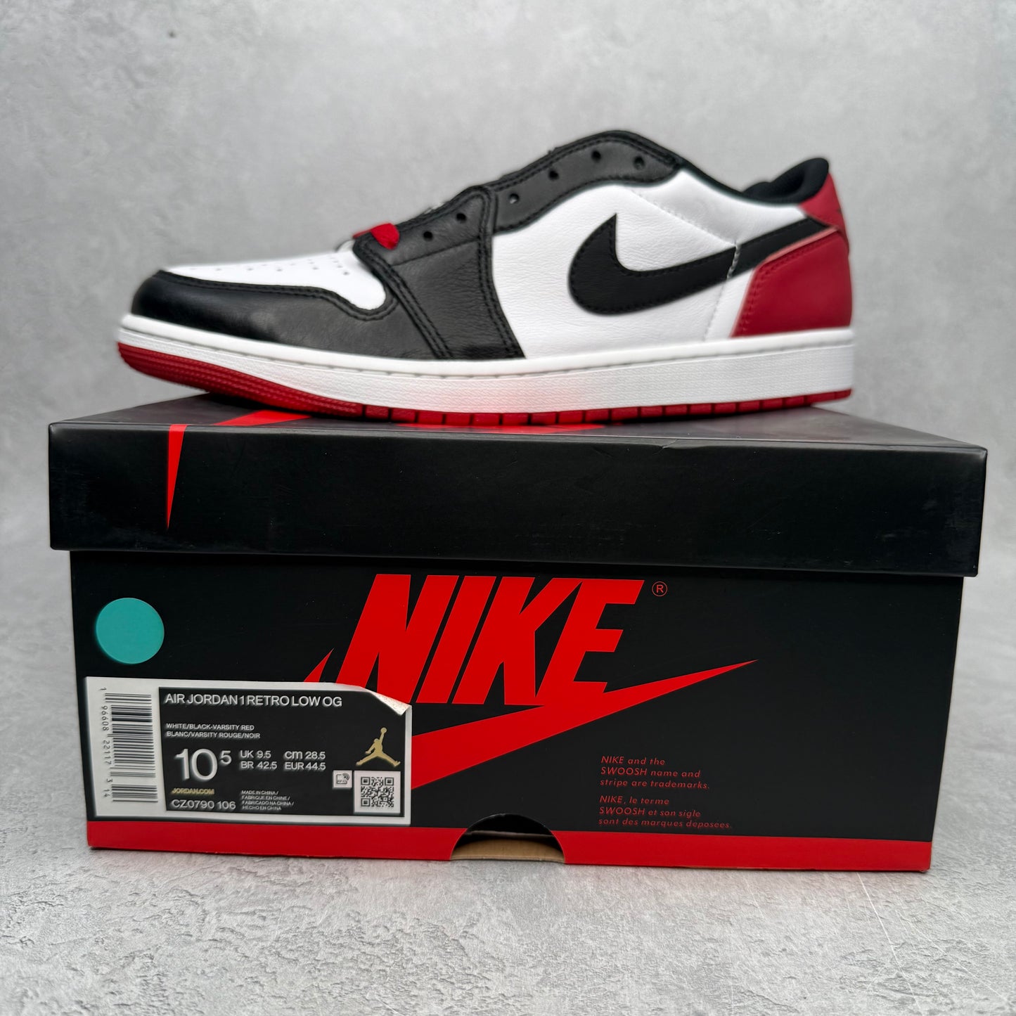 Jordan 1 Retro Low OG Black Toe (2023)