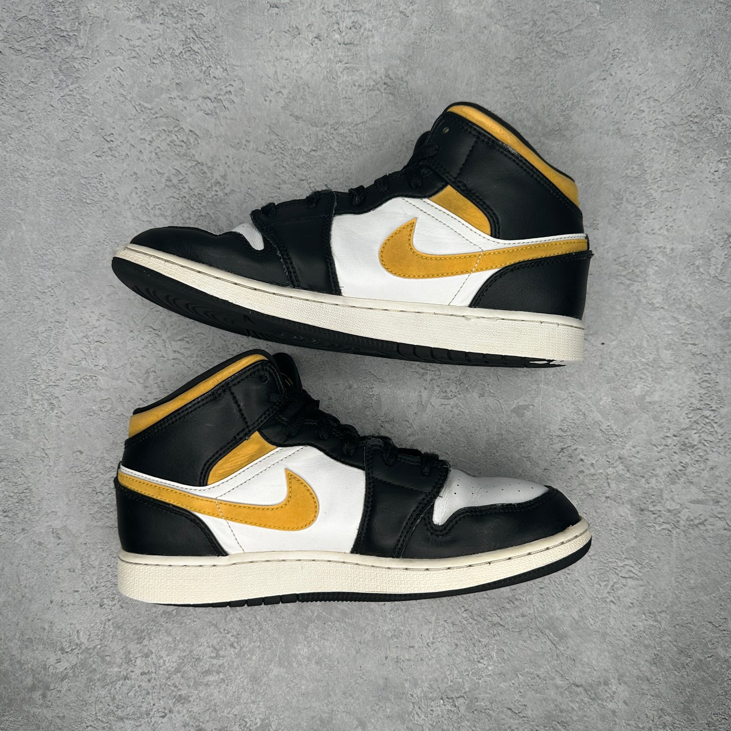 Jordan 1 Mid White Pollen Black (GS) *pre-owned* SIZE 7Y