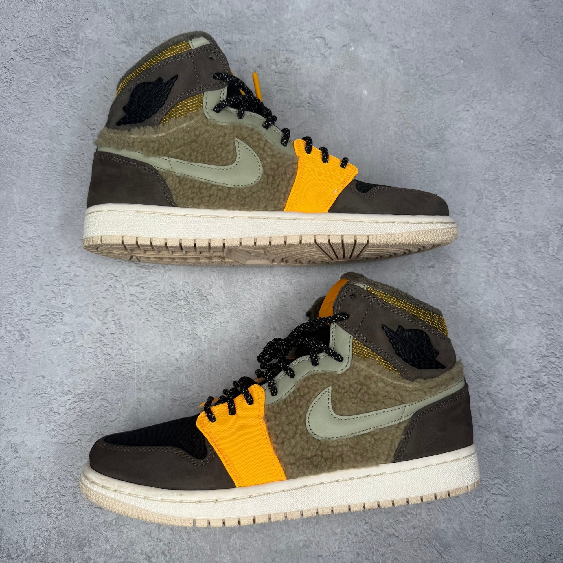 Jordan 1 Retro High Utility Pack (Women's) *pre - owned* SIZE 7M/8.5W - Kicks Collective PA - Jordan - AV3724-200 - Women's Shoes - 7M/8.5W - Pre - Owned - No Box