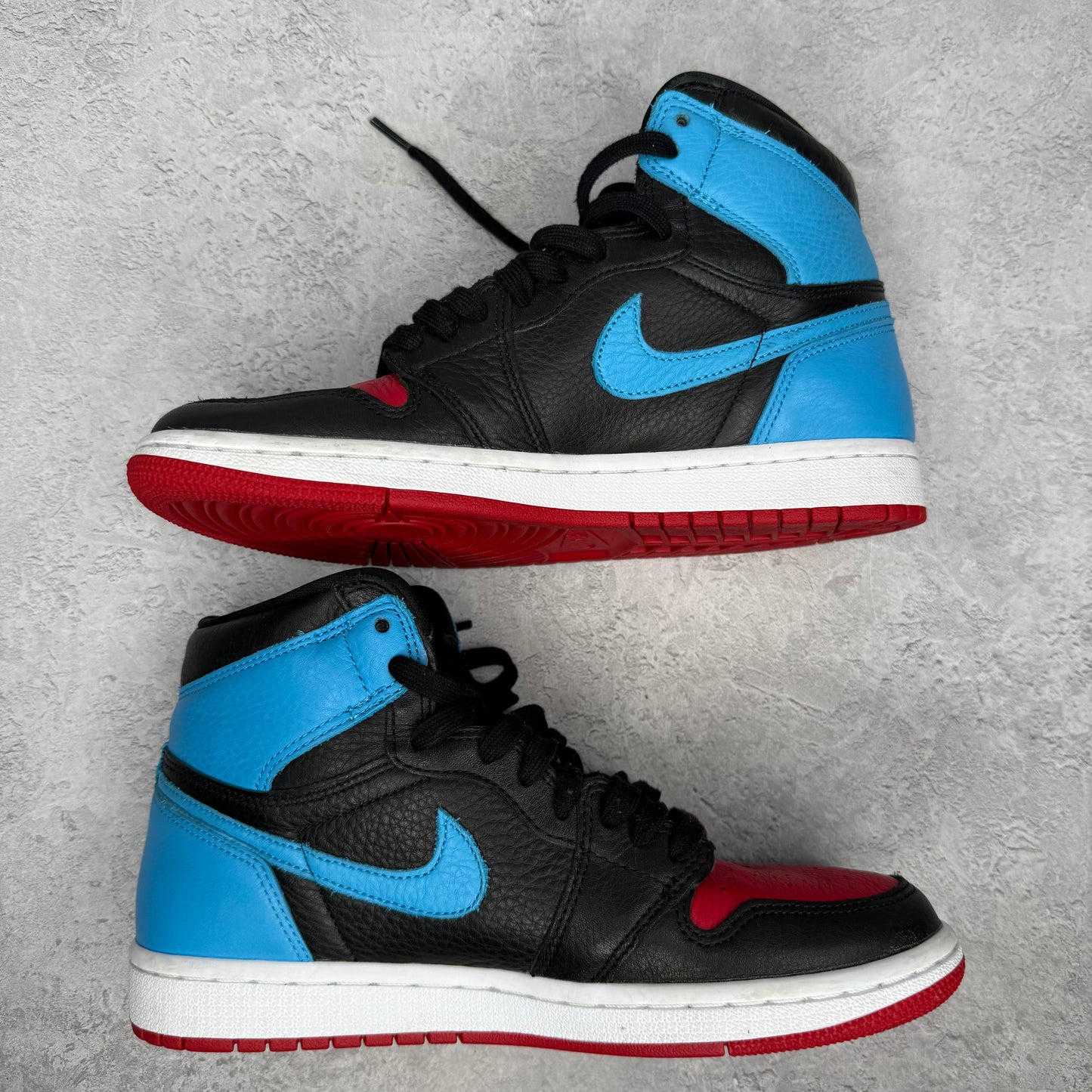 Jordan 1 Retro High NC to Chi (Women's) *pre-owned* SIZE 8.5W