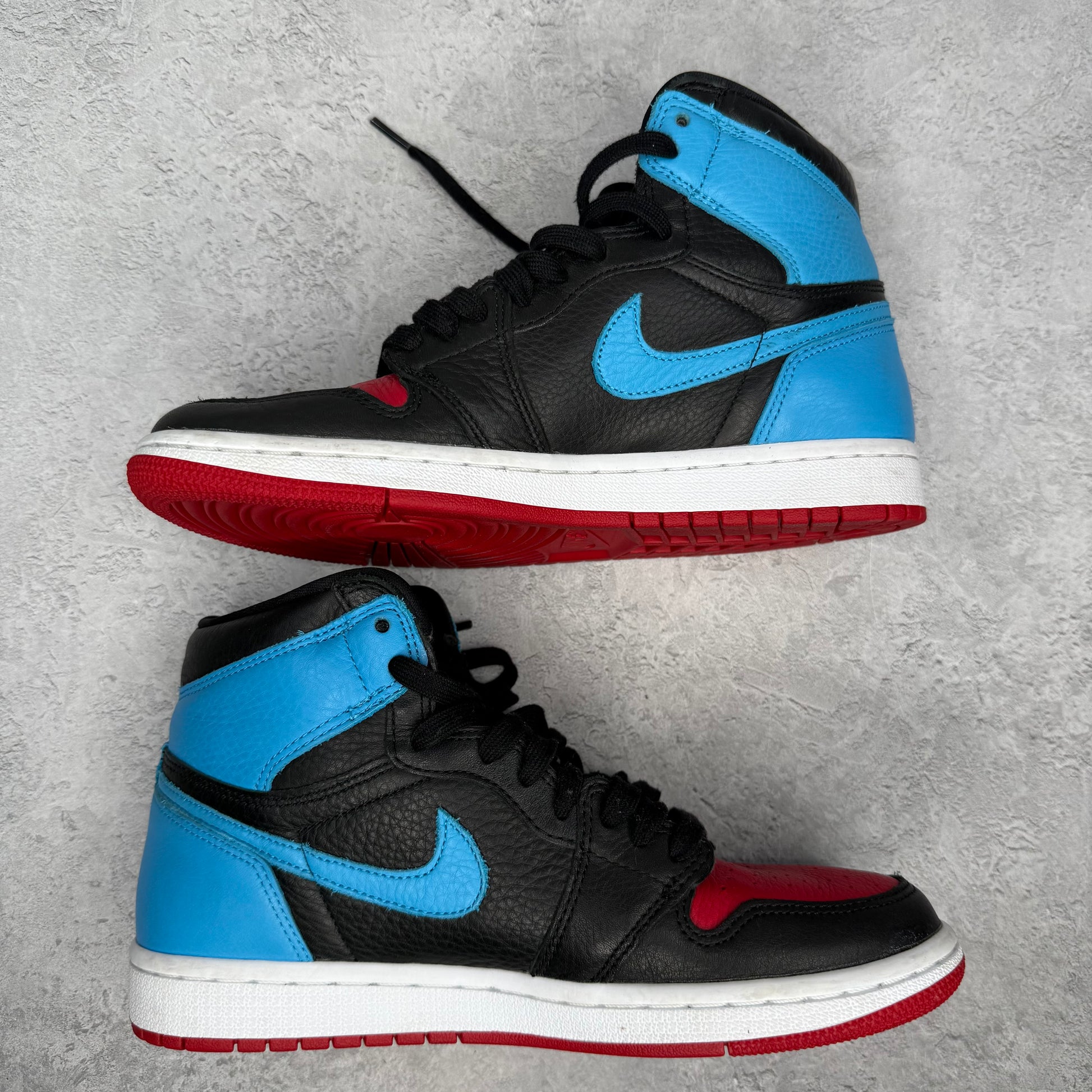 Jordan 1 Retro High NC to Chi (Women's) *pre-owned* SIZE 8.5W