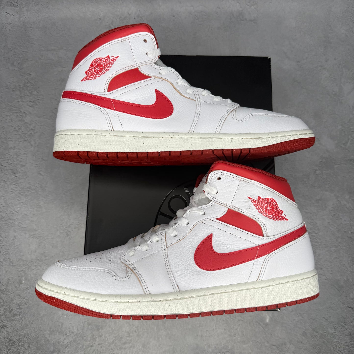 Jordan 1 Mid SE Dune Red *pre-owned* SIZE 13