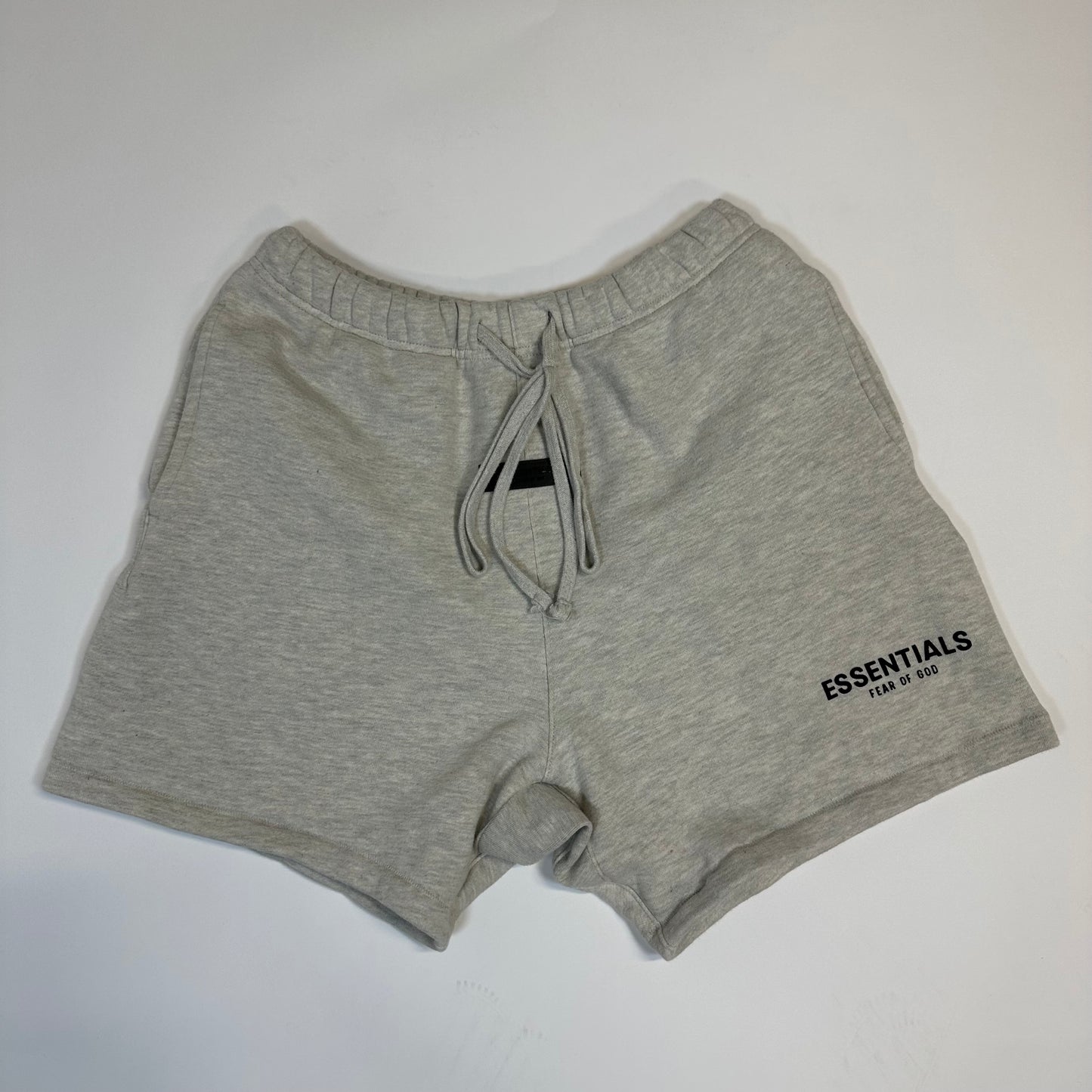 Essentials Fear of God Essentials Sweatshort (SS22) Light Oatmeal *pre-owned* (SIZE SMALL)