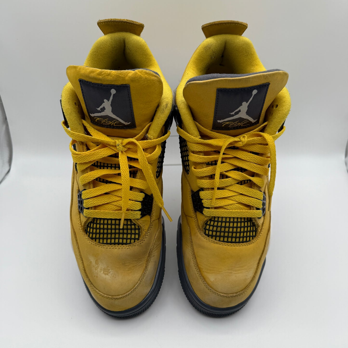Jordan 4 Retro Lightning *pre-owned* (SIZE 11.5)