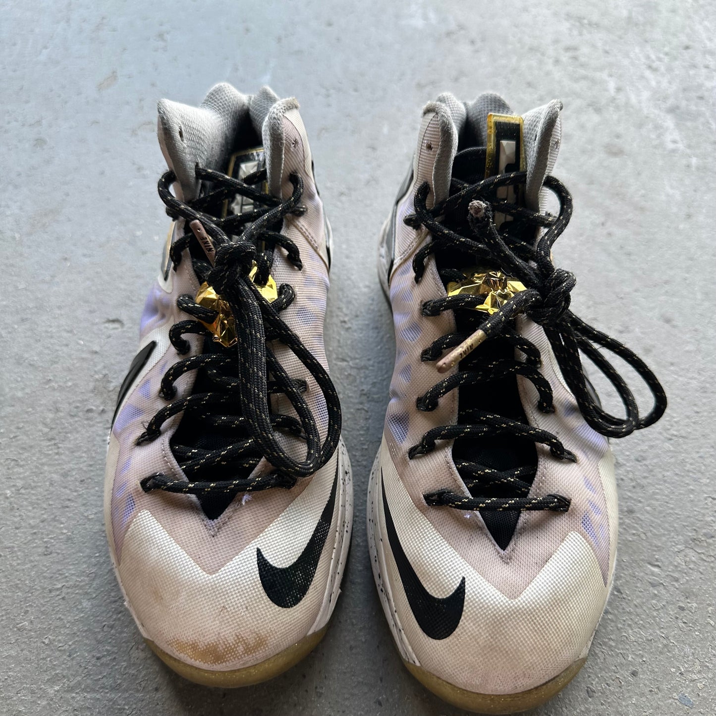 Nike LeBron X Elite+ White Gold *pre-owned* (SIZE 8)