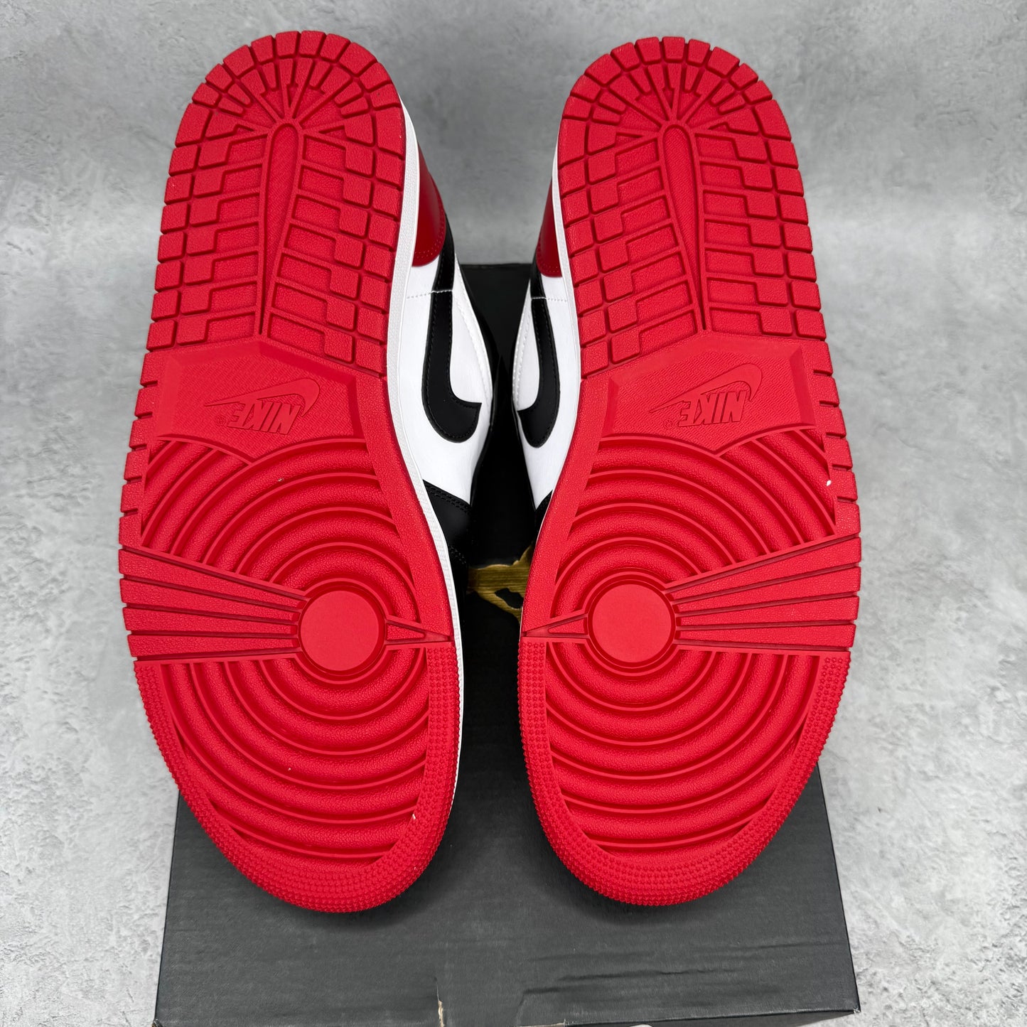 Jordan 1 Low Bred Toe 2.0