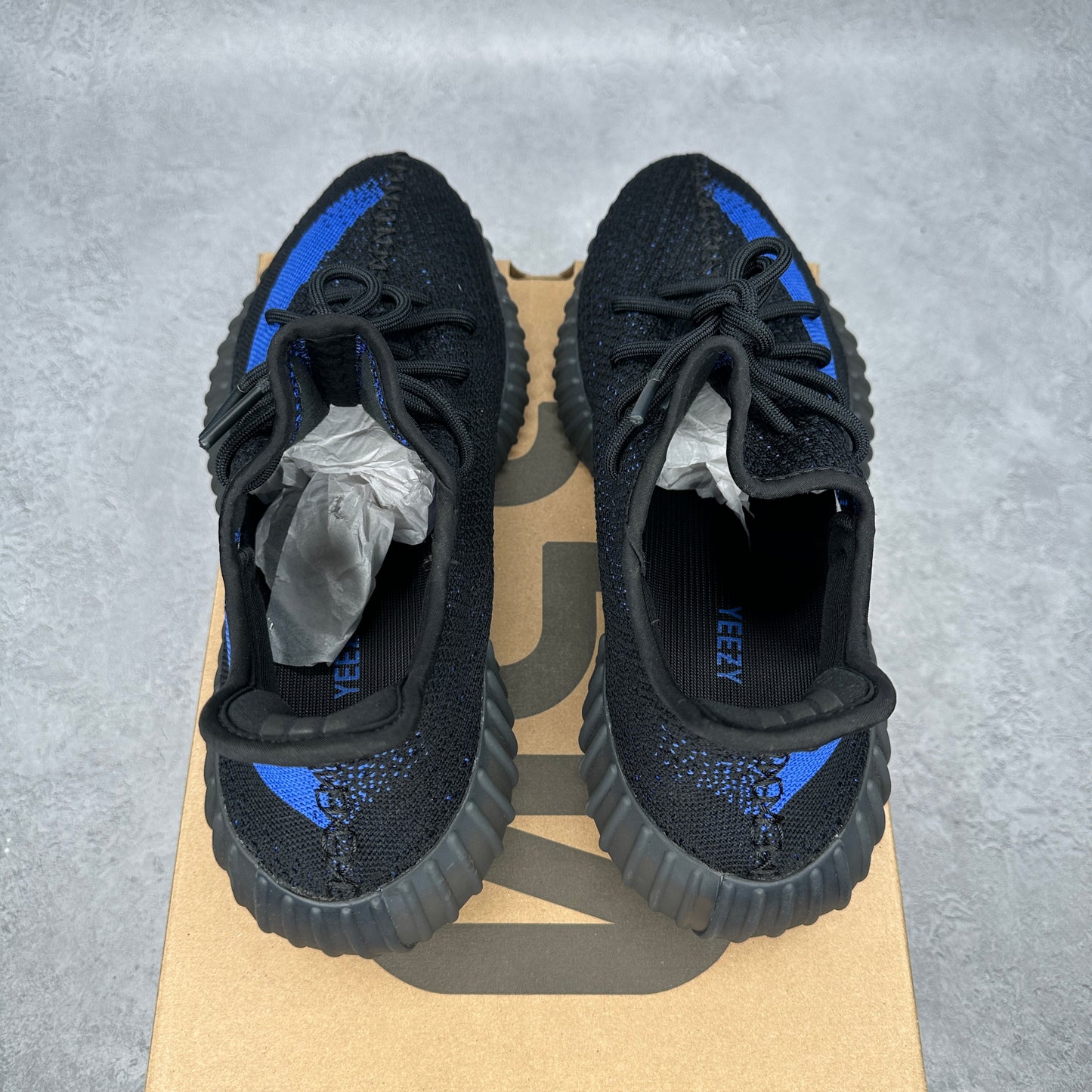 adidas Yeezy Boost 350 V2 Dazzling Blue *pre-owned* SIZE 10