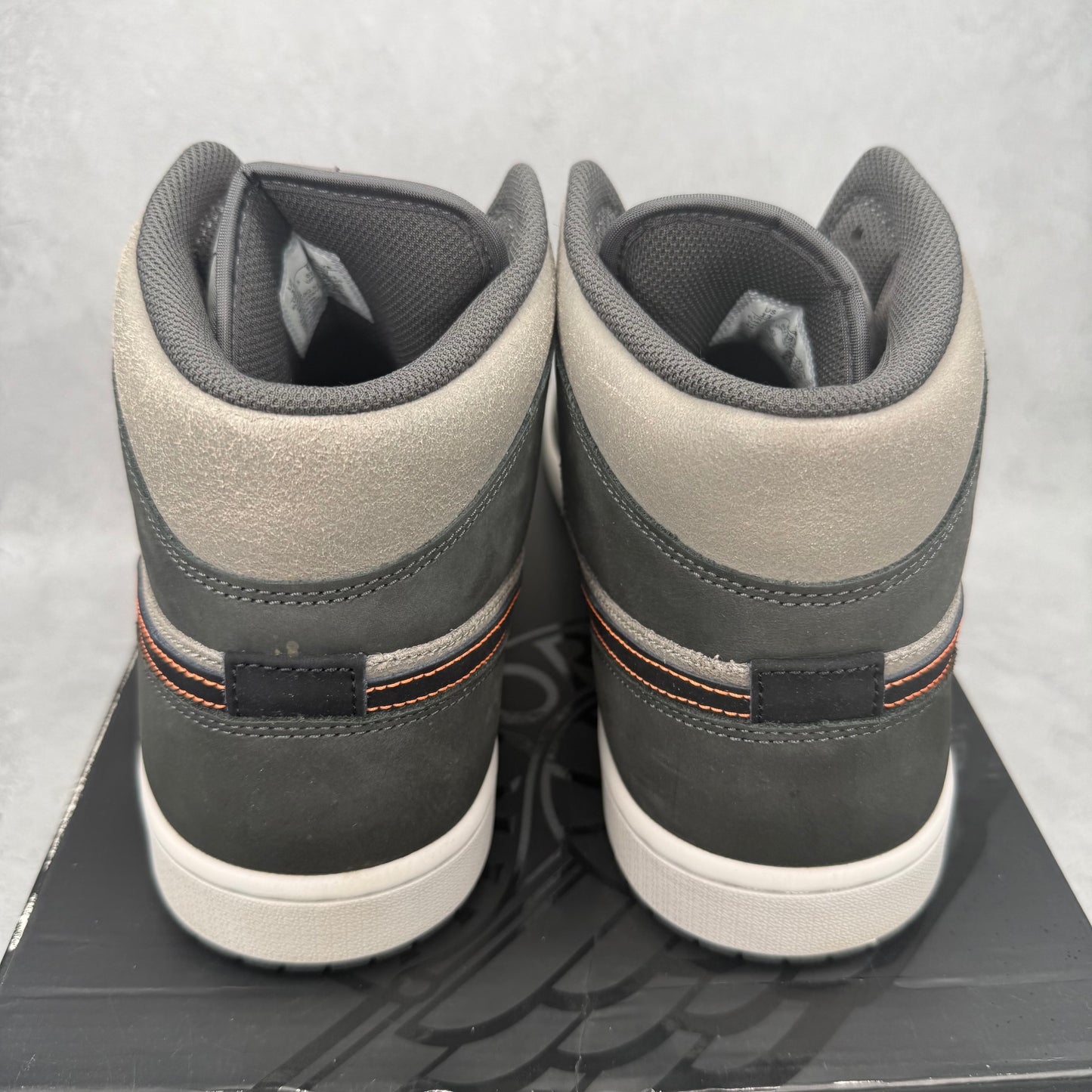 Jordan 1 Mid SE Night Stadium *pre-owned* SIZE 13